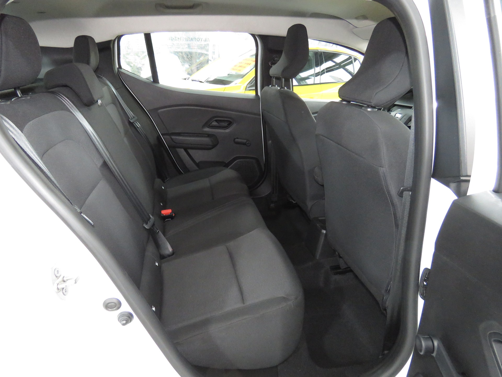 DACIA Sandero SCe 65 Essential-image-12