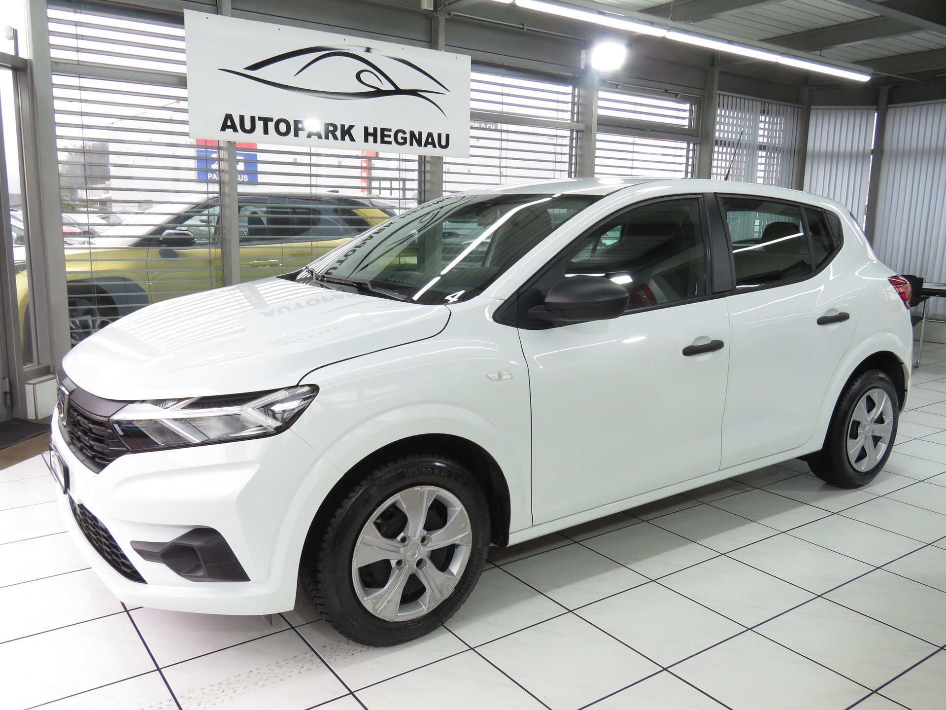 DACIA Sandero SCe 65 Essential-image-0