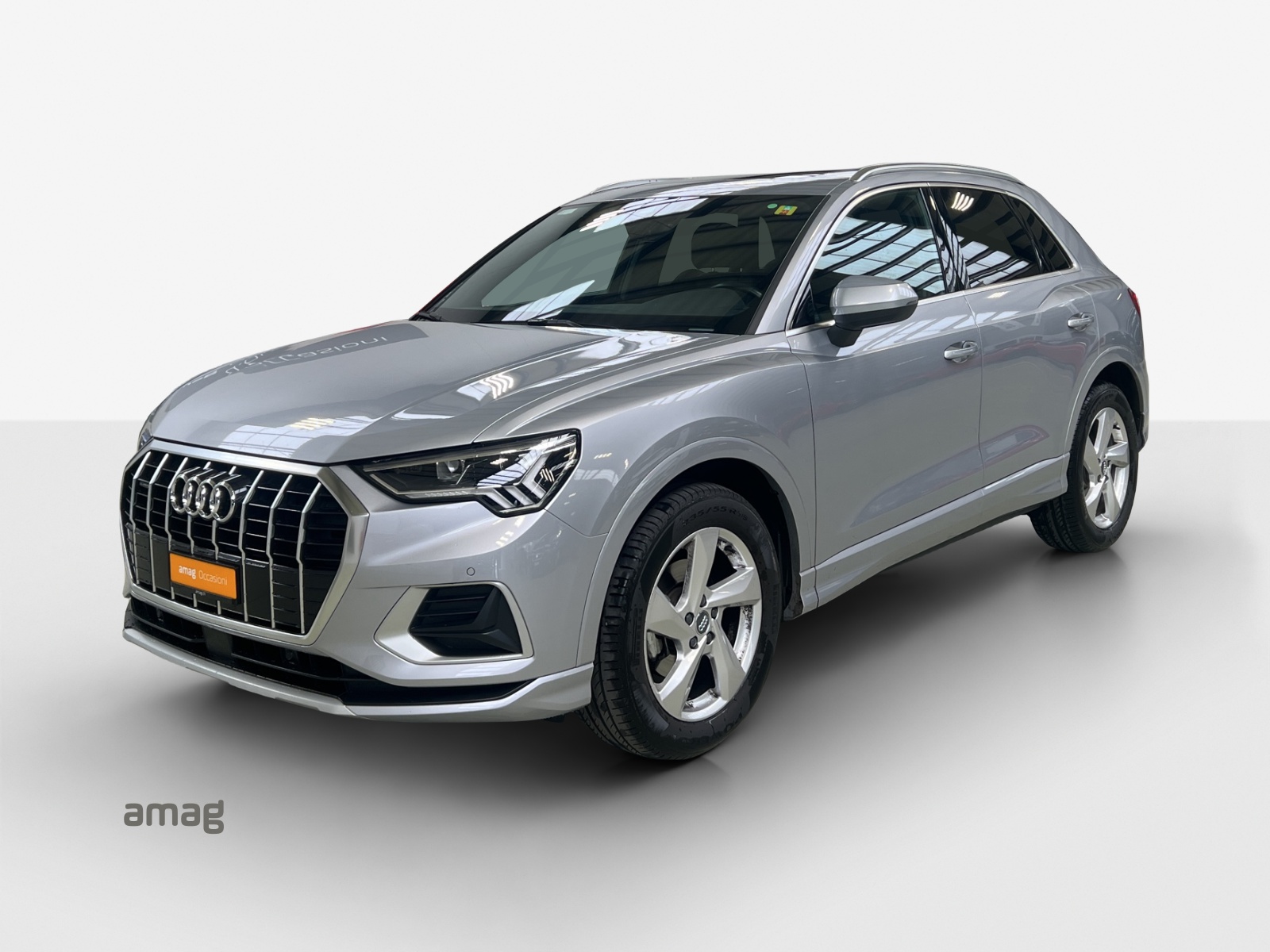 AUDI Q3 35 TDI Attraction quattro S-tronic-image-0