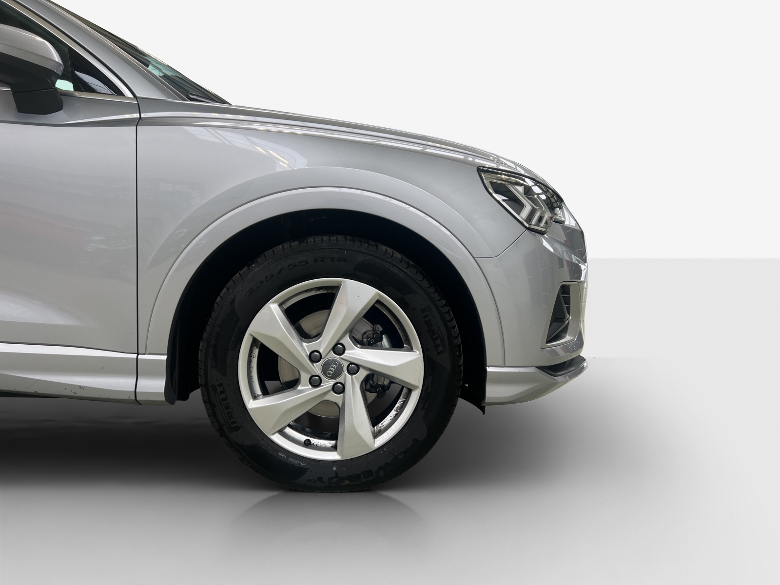 AUDI Q3 35 TDI Attraction quattro S-tronic-image-14