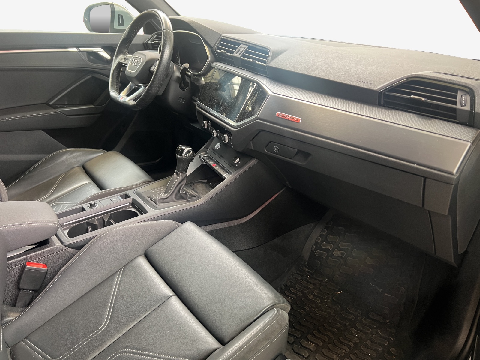 AUDI Q3 35 TDI Attraction quattro S-tronic-image-13