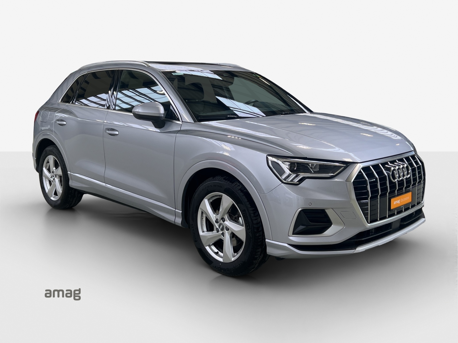 AUDI Q3 35 TDI Attraction quattro S-tronic-image-5