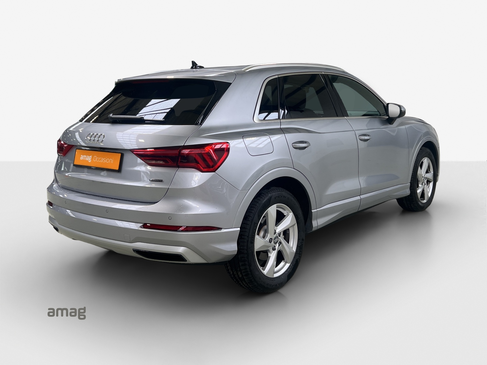AUDI Q3 35 TDI Attraction quattro S-tronic-image-4