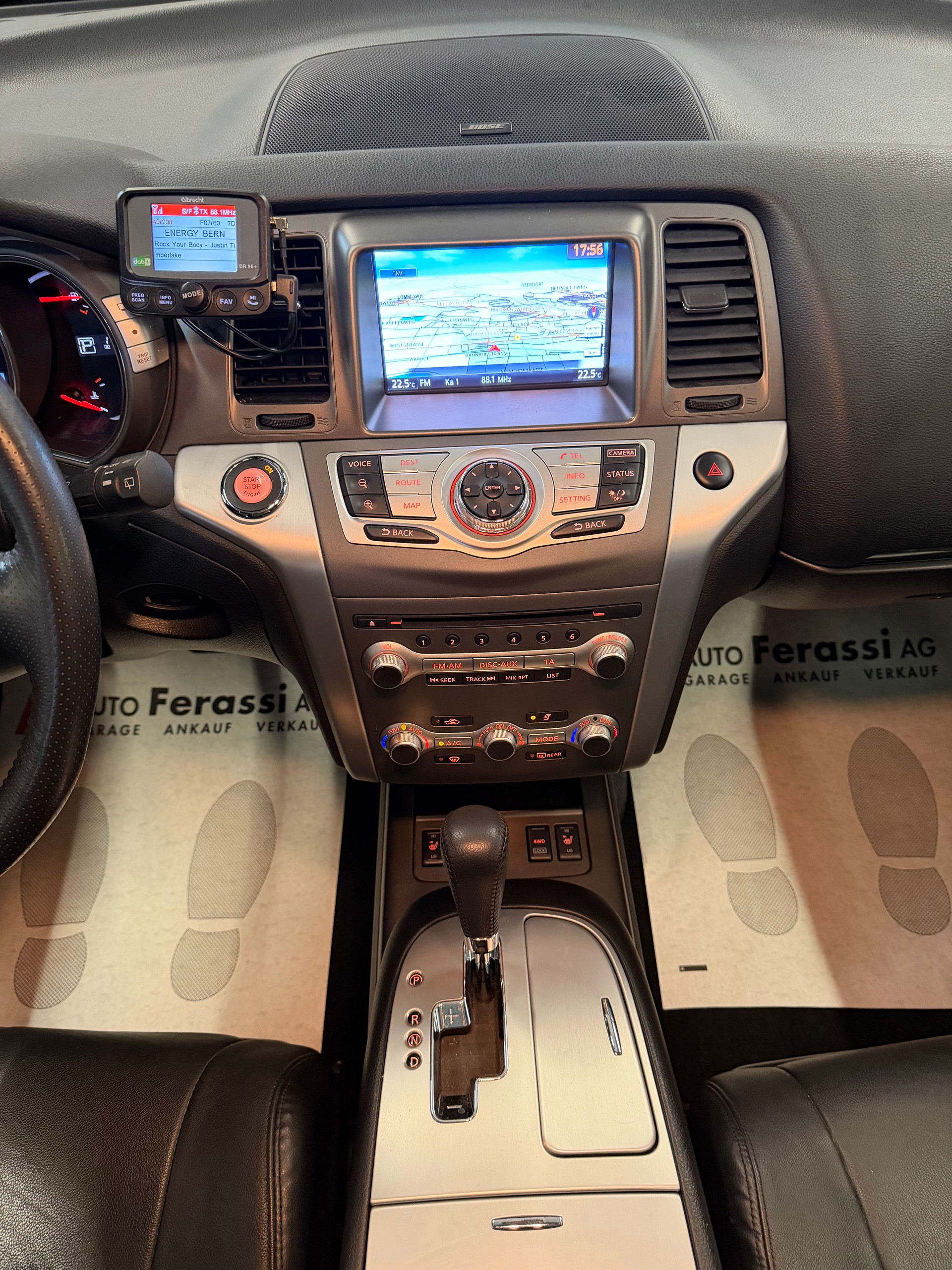 NISSAN Murano 2.5 dCi Executive Swiss Edition Automatic-image-12