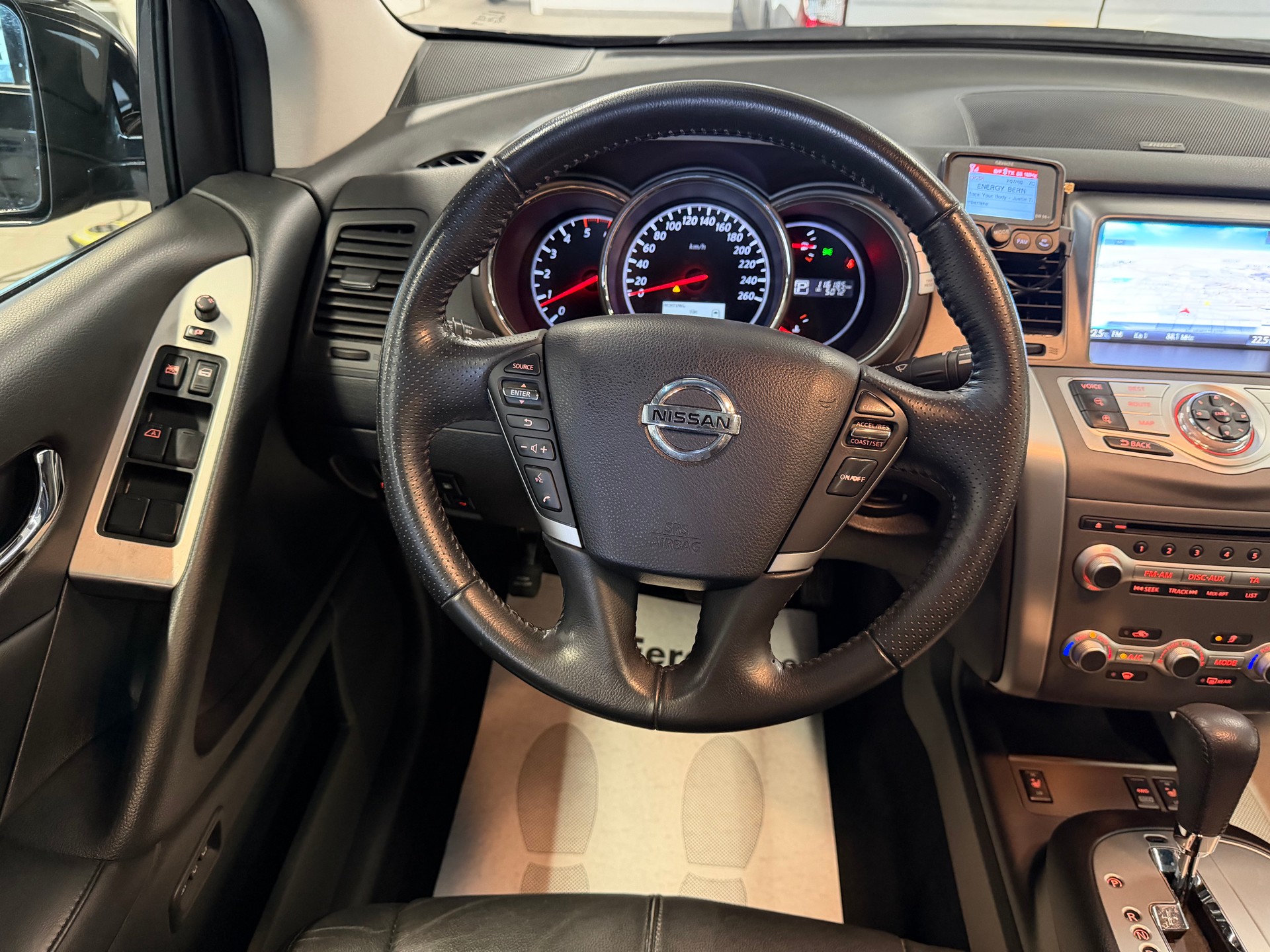 NISSAN Murano 2.5 dCi Executive Swiss Edition Automatic-image-13
