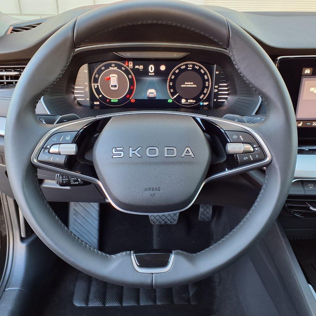SKODA Octavia Combi 1.5 TSI Selection DSG-image-9