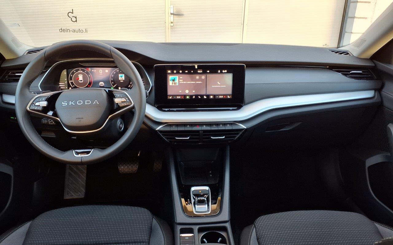 SKODA Octavia Combi 1.5 TSI Selection DSG-image-13