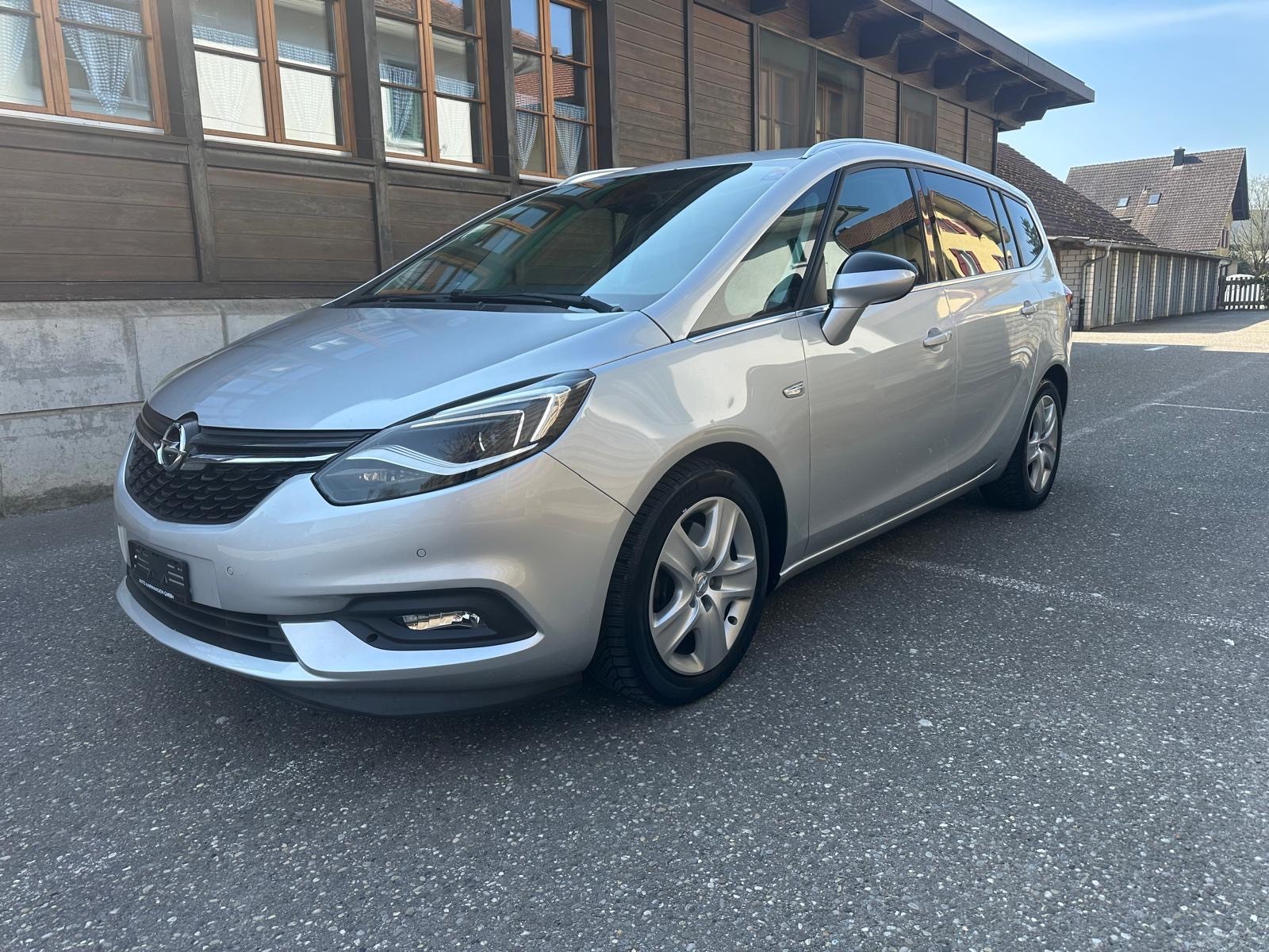 OPEL Zafira 2.0 CDTi Excellence-image-1