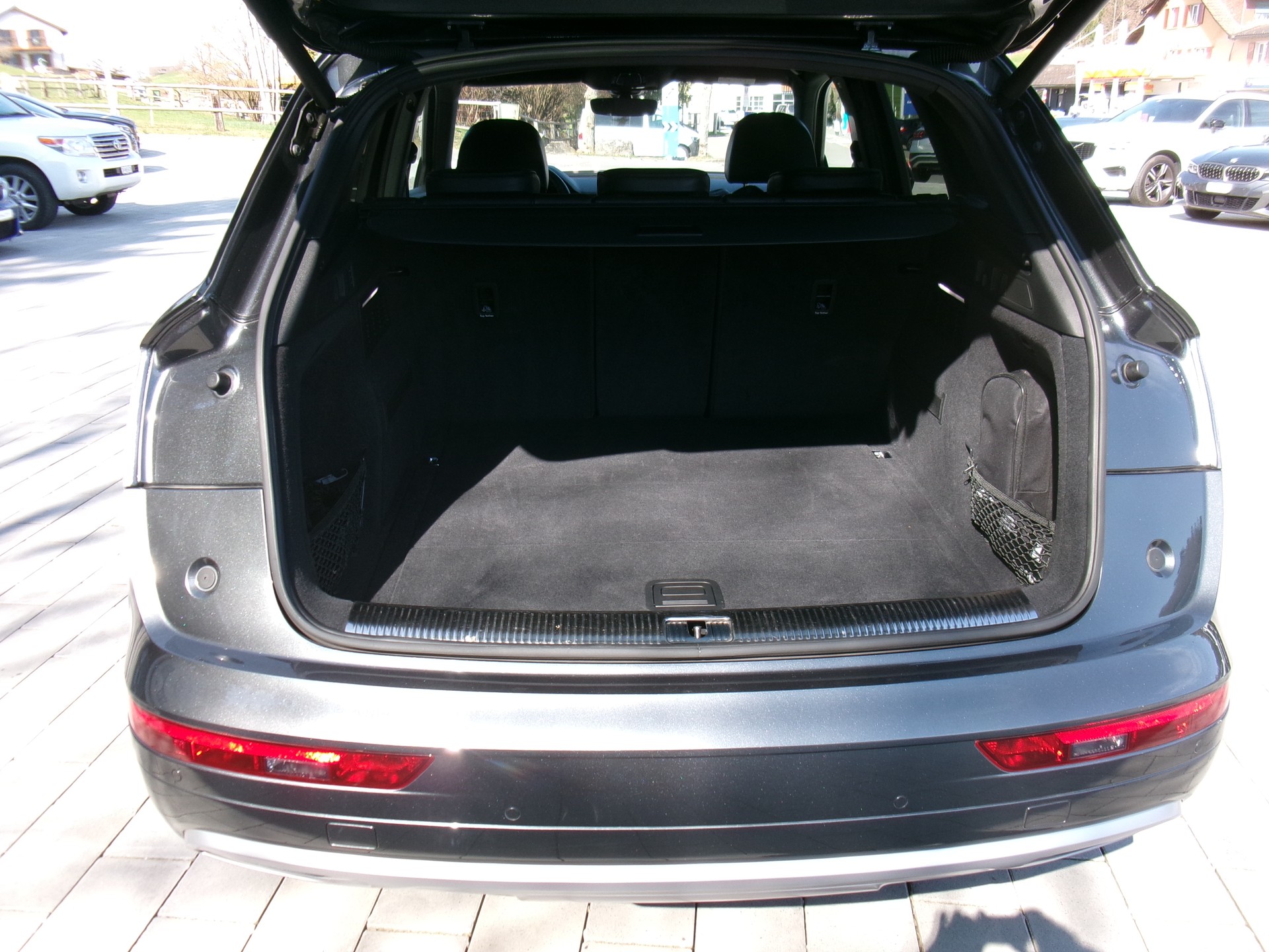 AUDI Q5 2.0 TDI sport quattro S-tronic-image-10