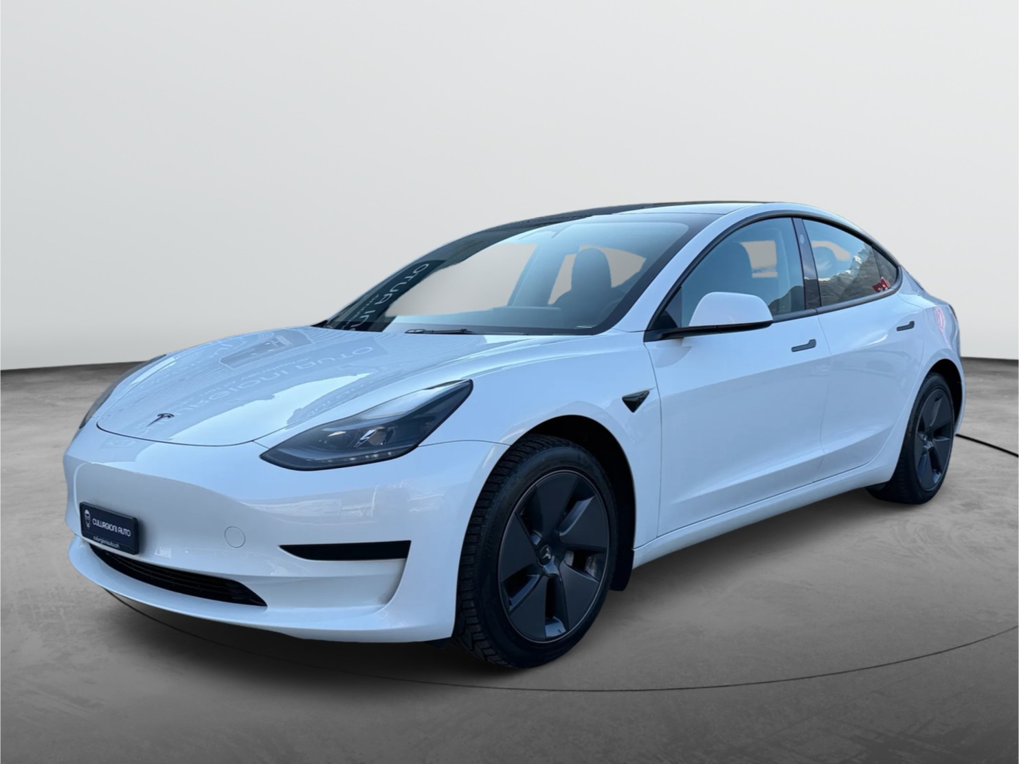TESLA Model 3-image-0