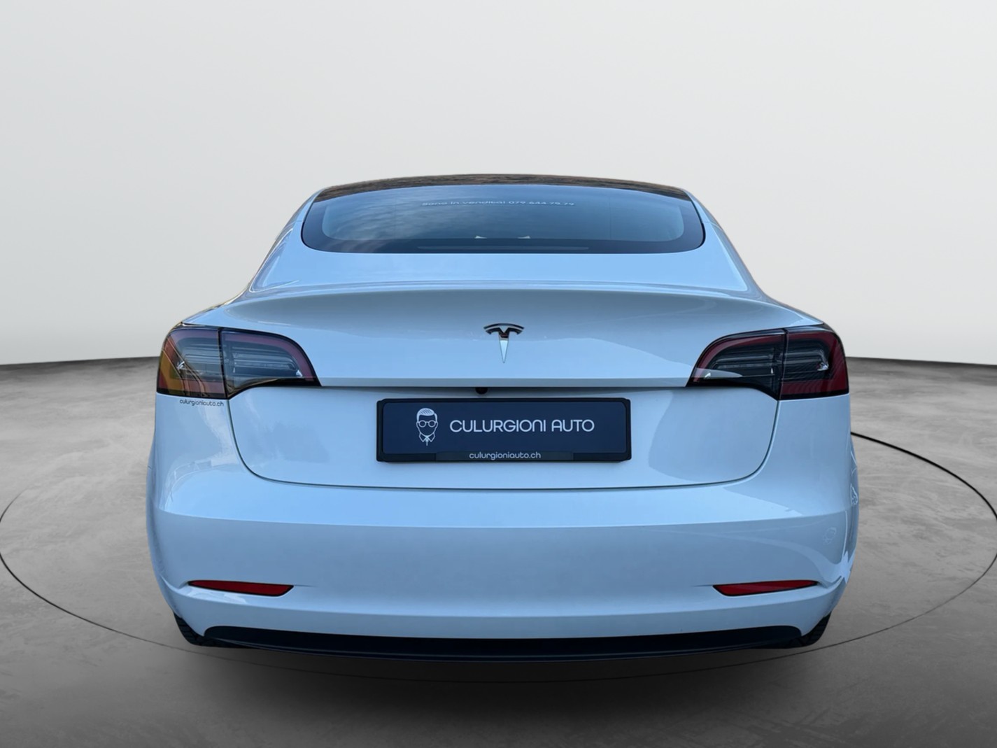 TESLA Model 3-image-5