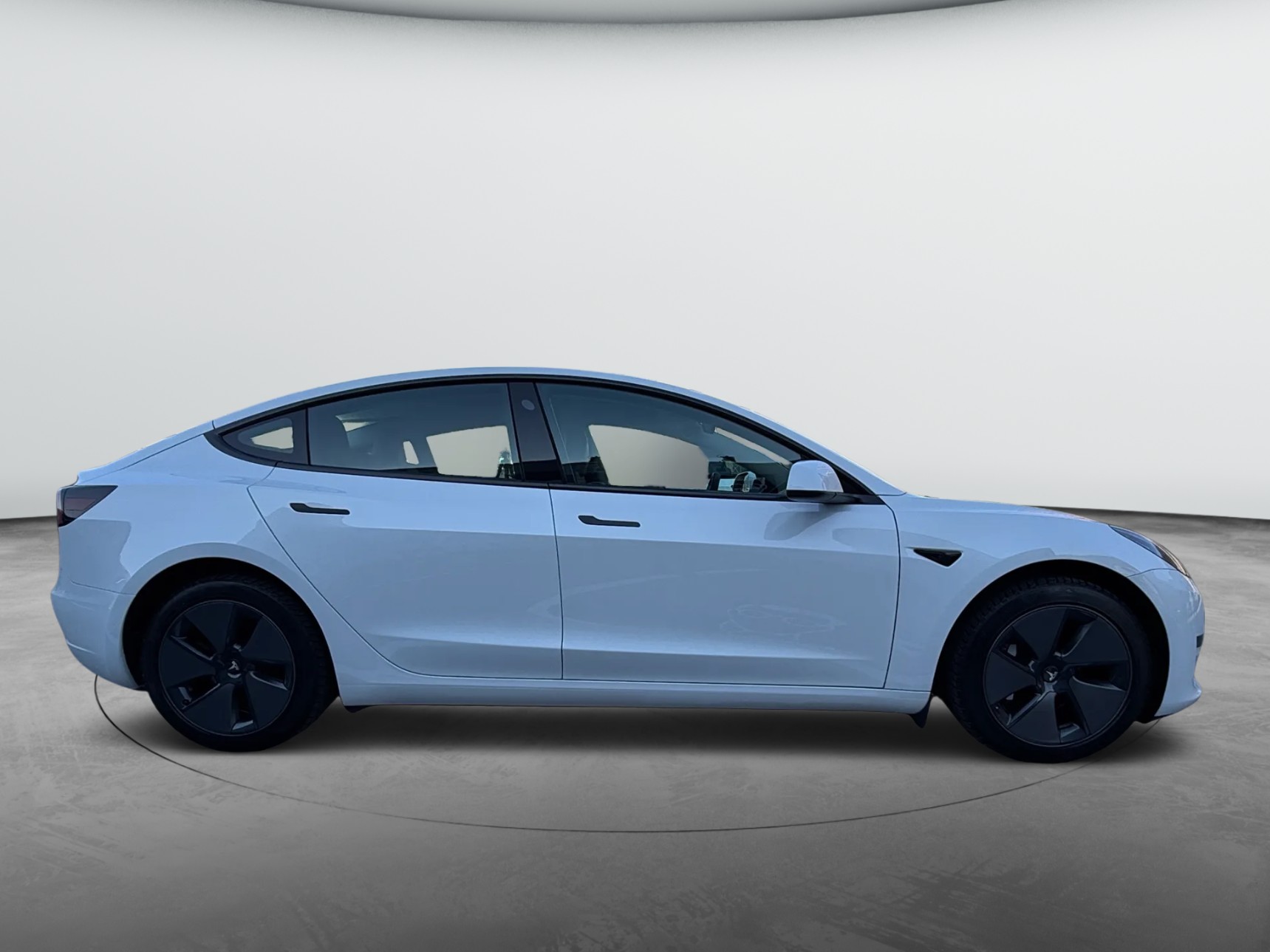 TESLA Model 3-image-3