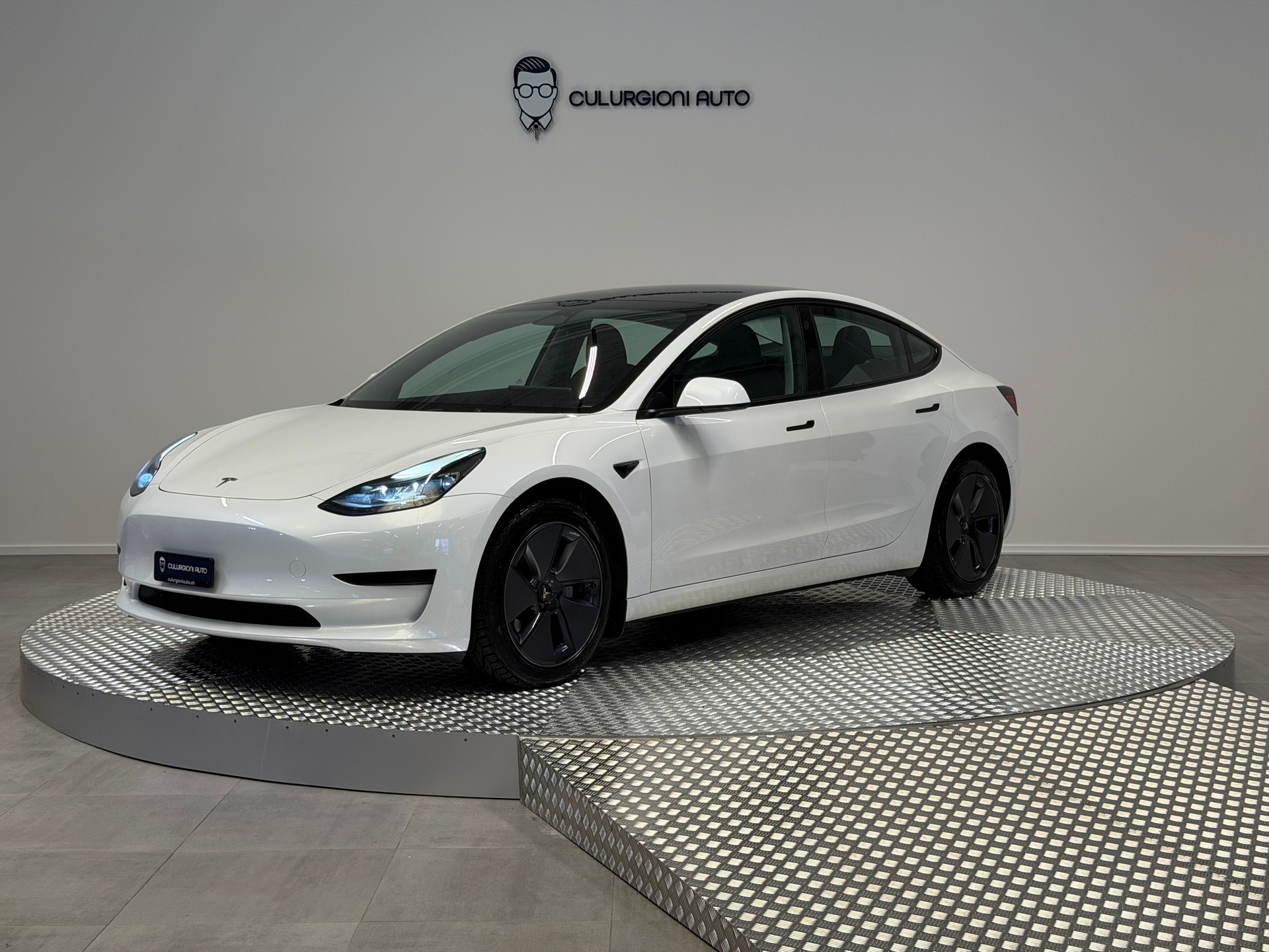 TESLA Model 3