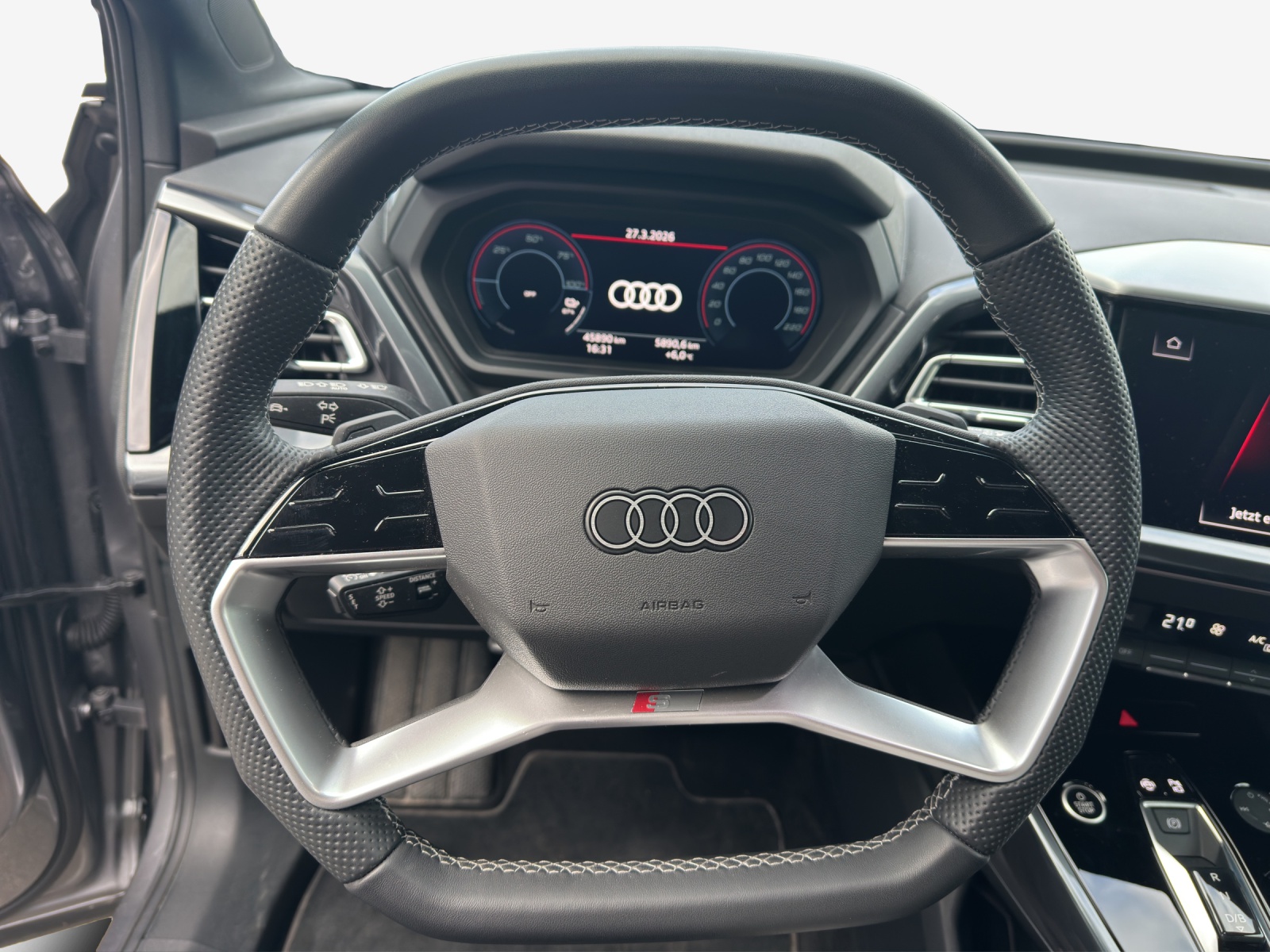 AUDI Q4 e-tron 45 Attraction quattro-image-10