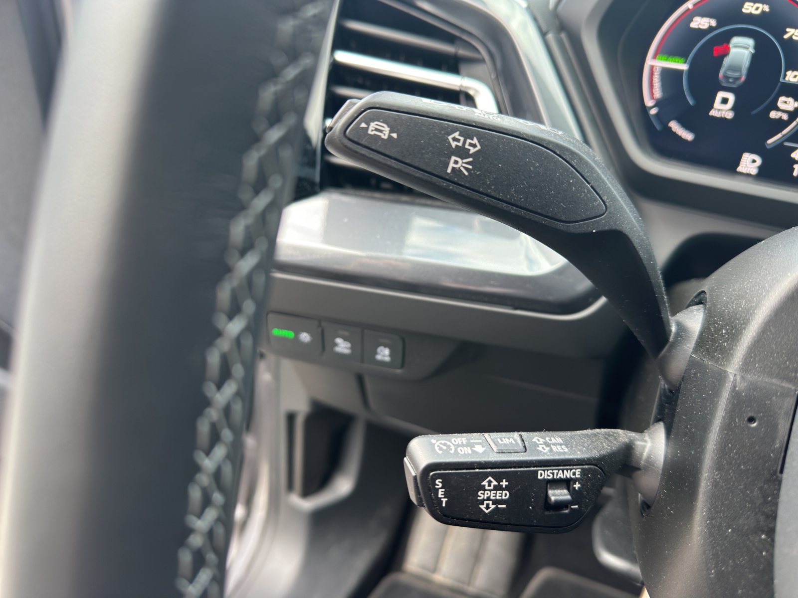 AUDI Q4 e-tron 45 Attraction quattro-image-14