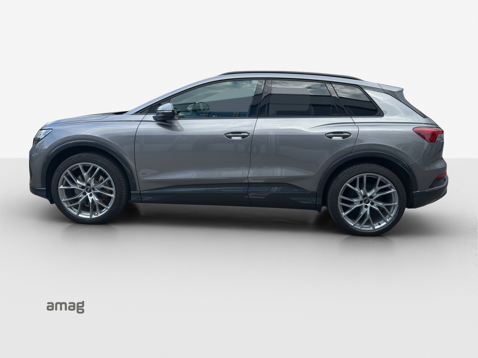 AUDI Q4 e-tron 45 Attraction quattro-image-1