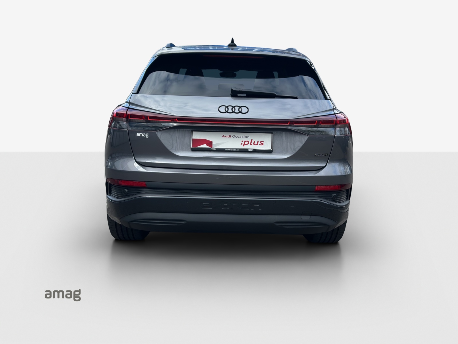 AUDI Q4 e-tron 45 Attraction quattro-image-4