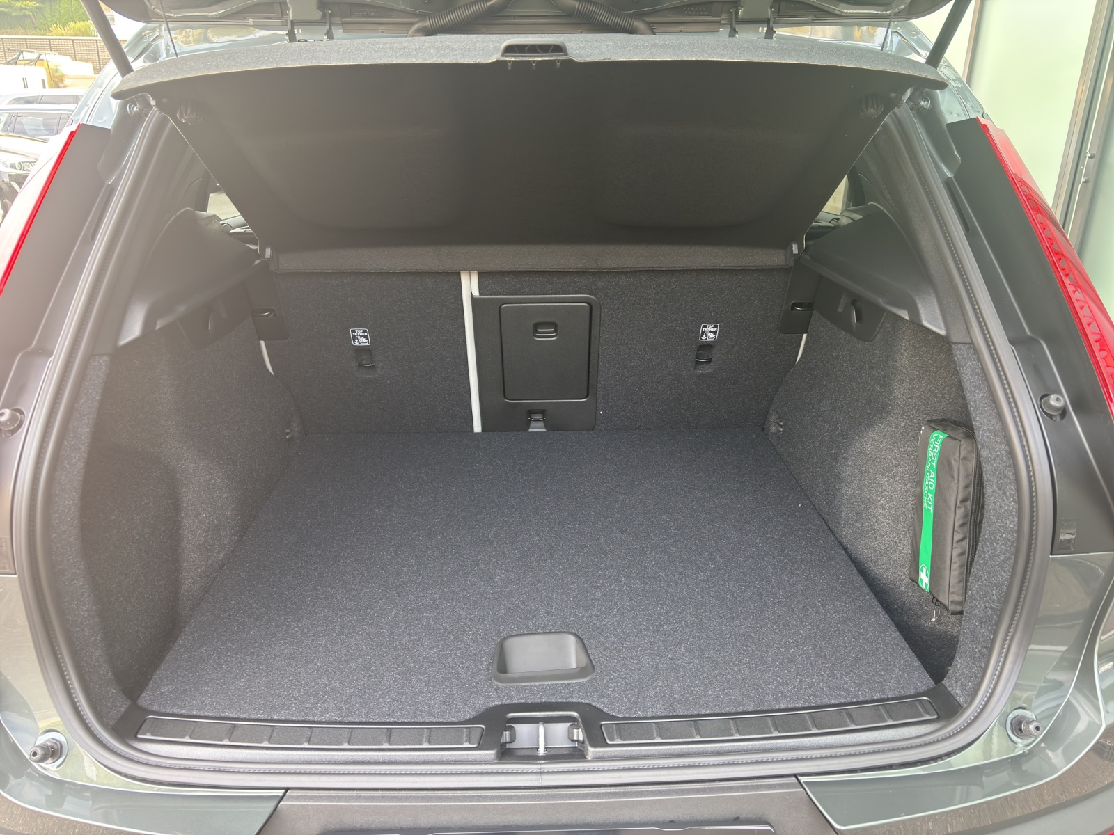 VOLVO EX40 Core Single Motor RWD-image-12