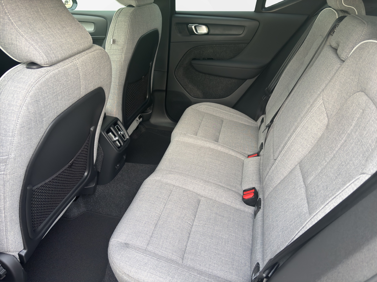 VOLVO EX40 Core Single Motor RWD-image-4