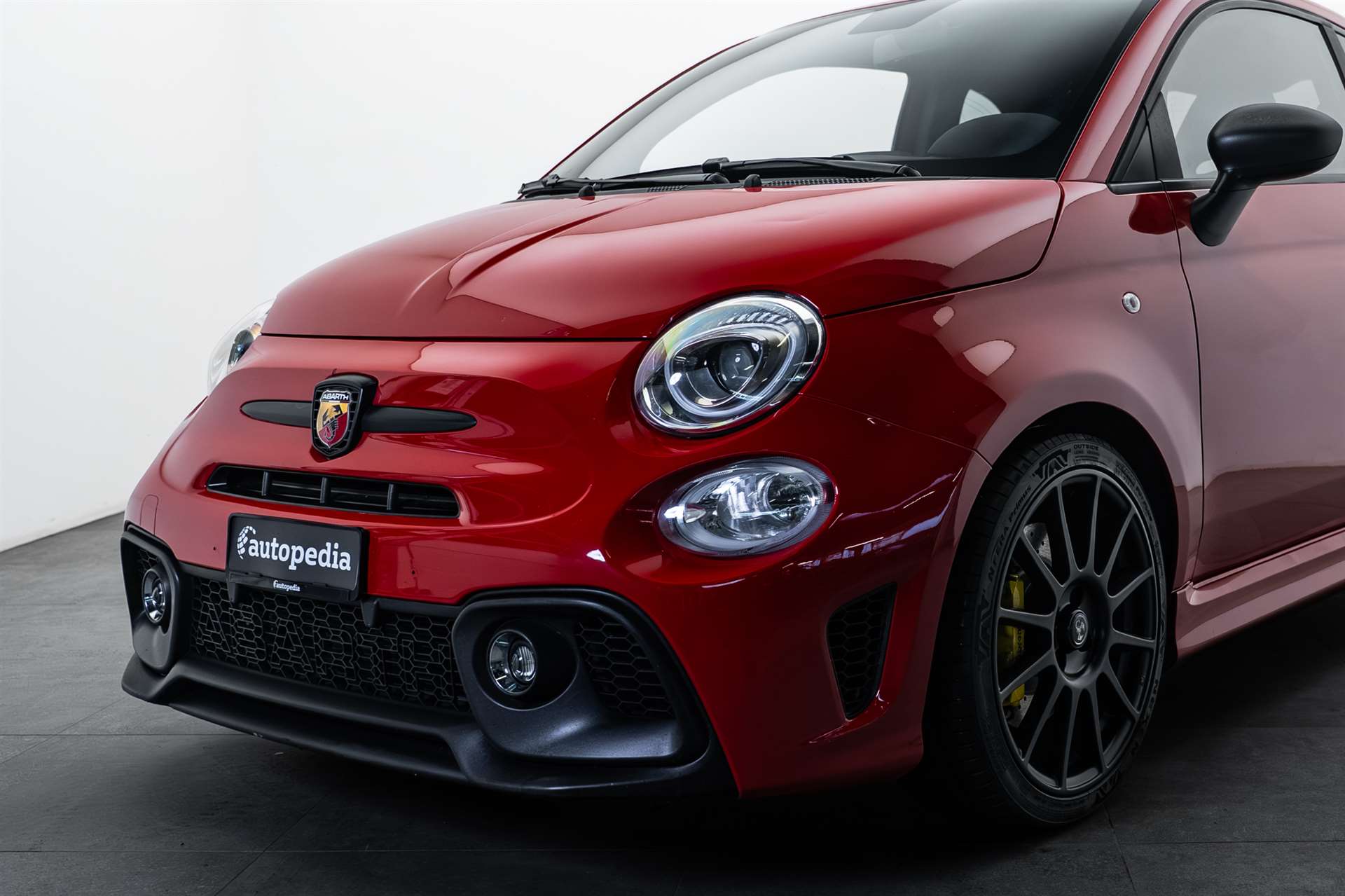 FIAT 695 1.4 16V Turbo Abarth Competizione-image-1