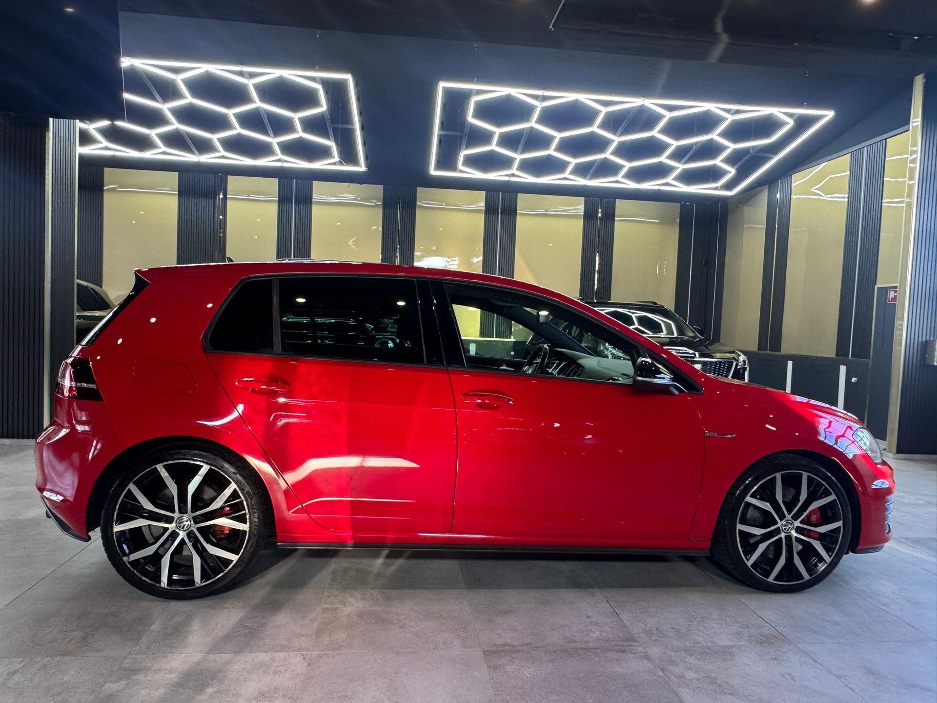 VW Golf 2.0 TSI GTI Performance DSG-image-3