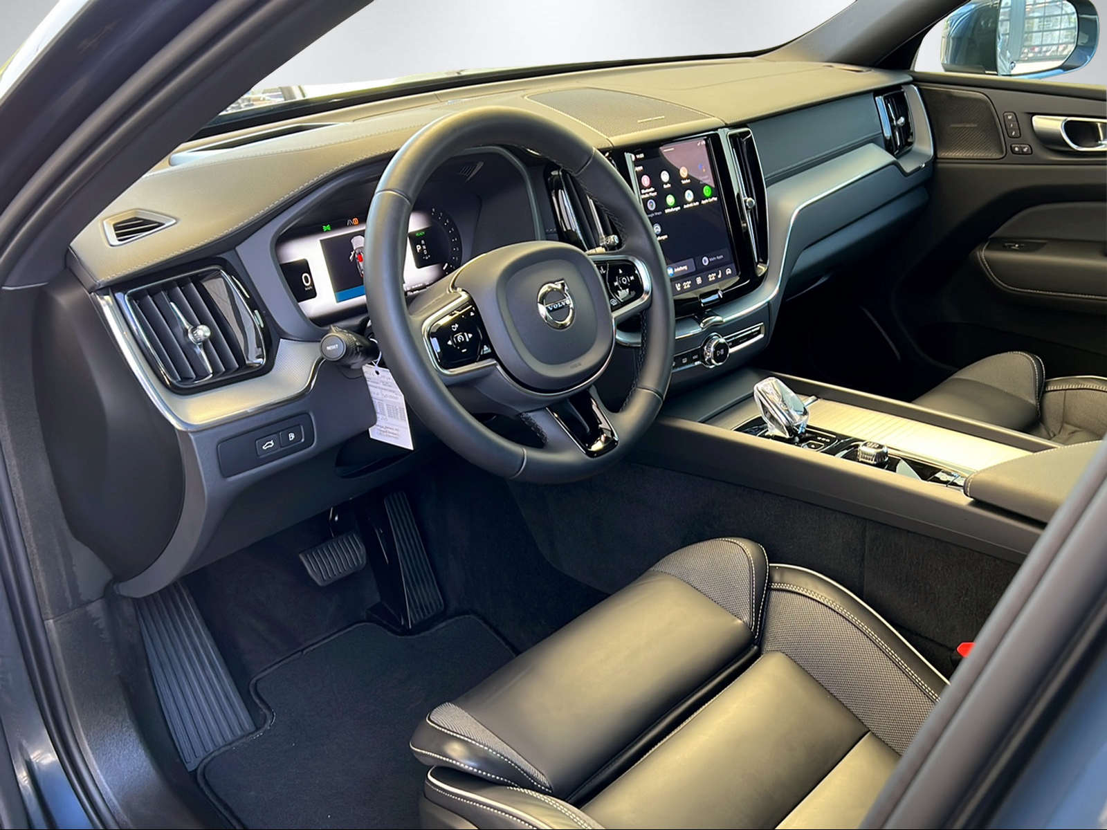 VOLVO XC60 2.0 T6 TE Ultimate Bright eAWD-image-13