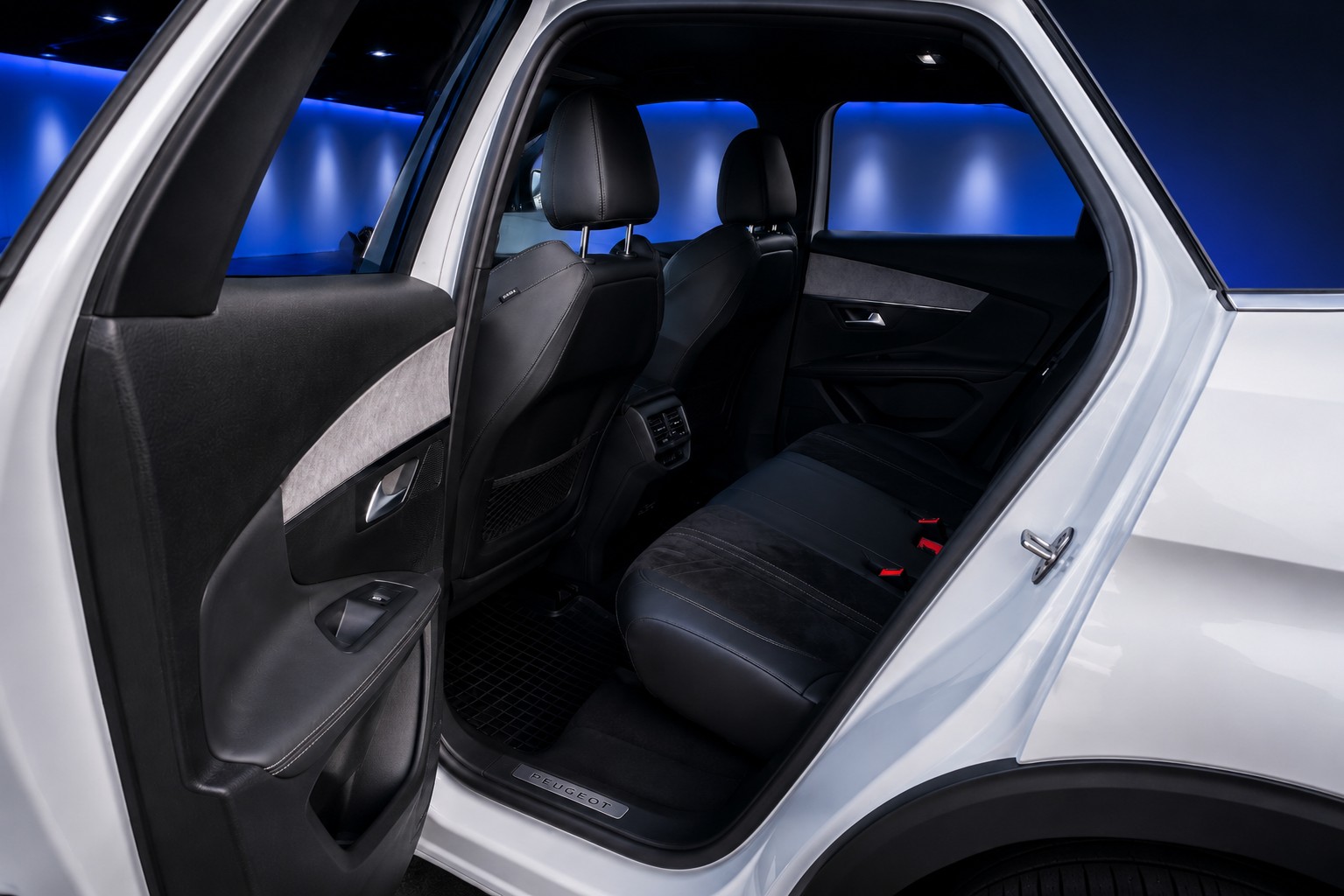 PEUGEOT 3008 1.5 BlueHDi GT EAT8-image-9