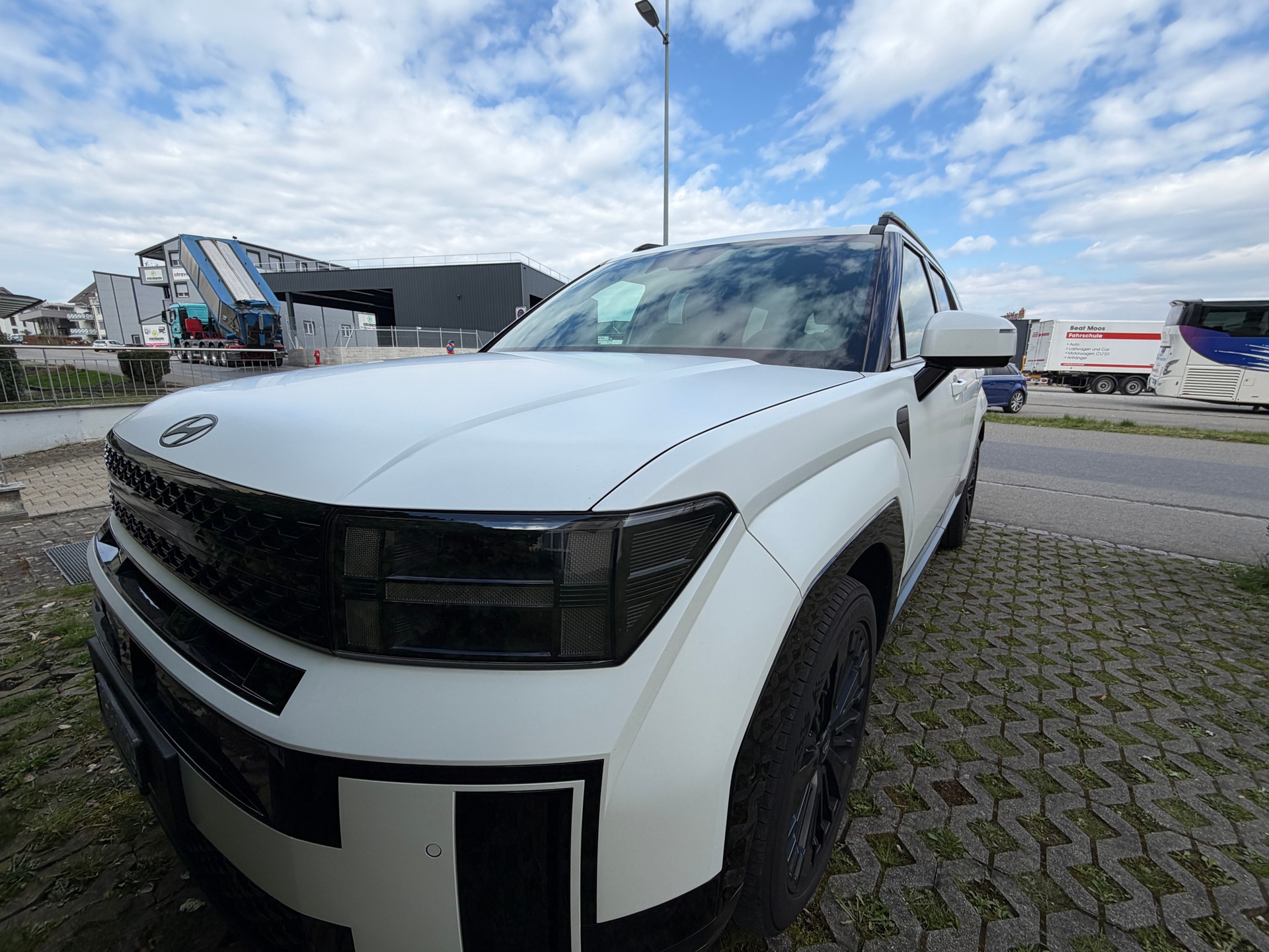HYUNDAI Santa Fe 1.6 T-GDi PHEV Calligraphy 4WD Automatic-image-2