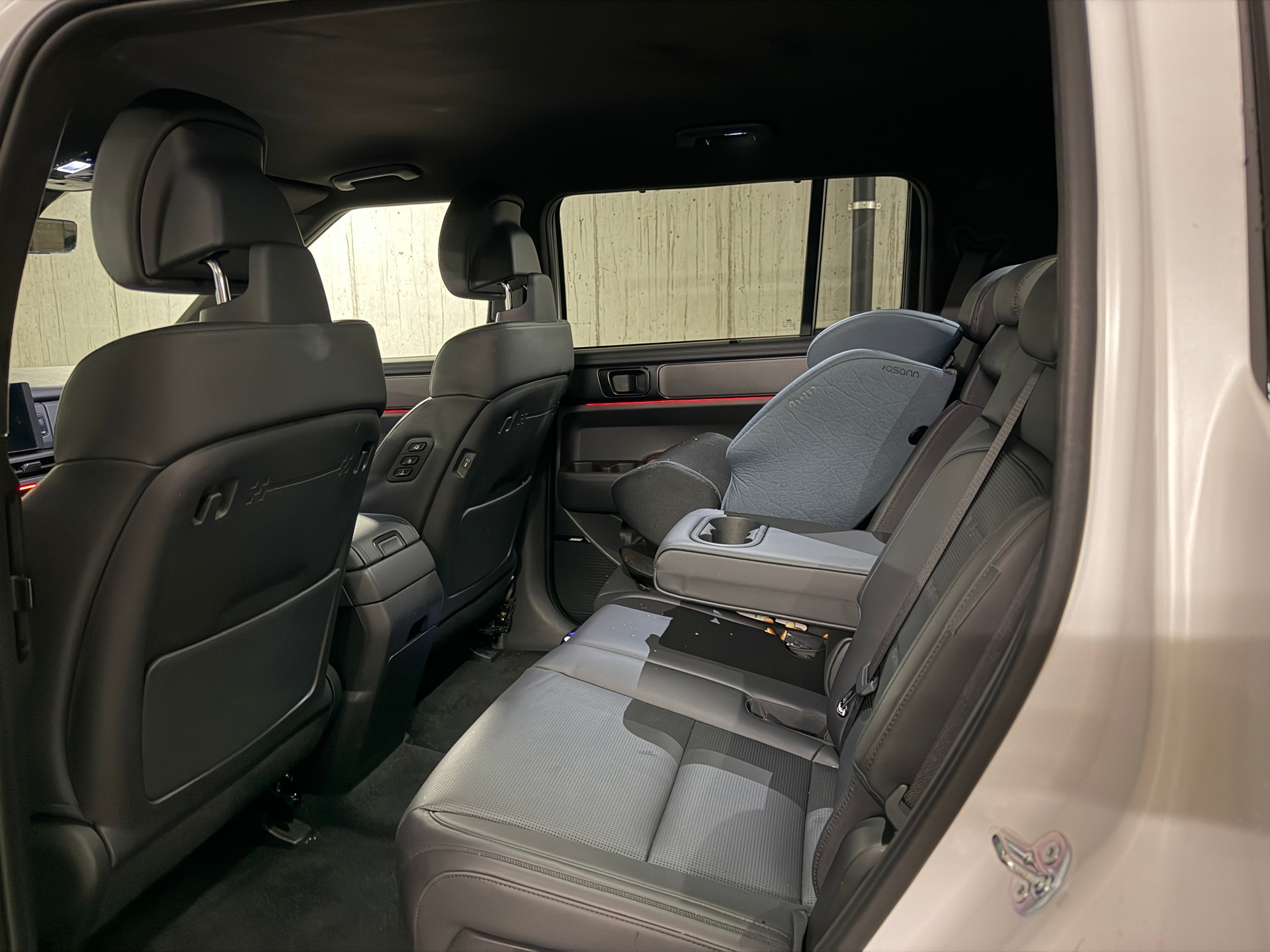 HYUNDAI Santa Fe 1.6 T-GDi PHEV Calligraphy 4WD Automatic-image-12
