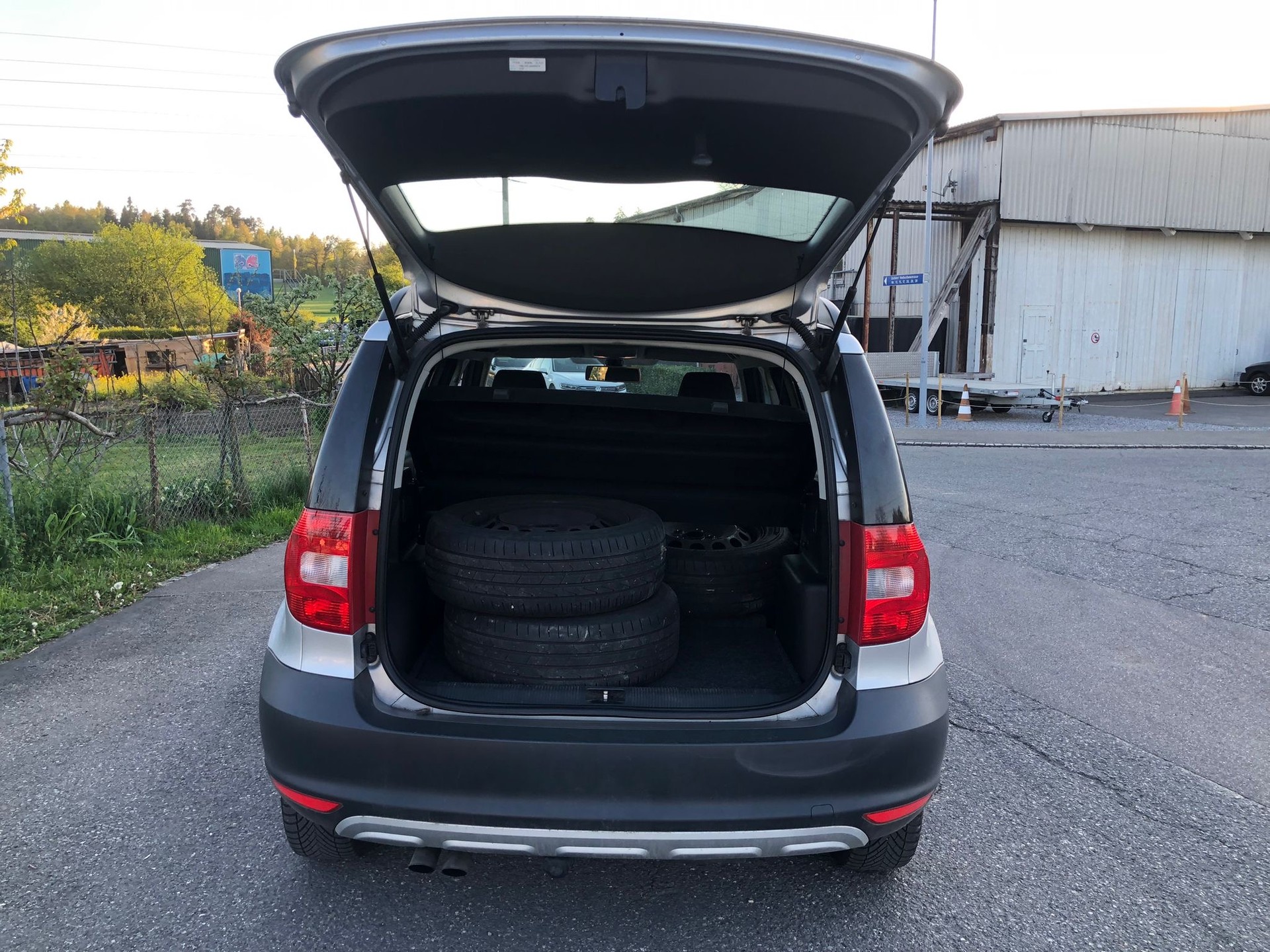 SKODA Yeti 2.0 TDI Active 4x4-image-6