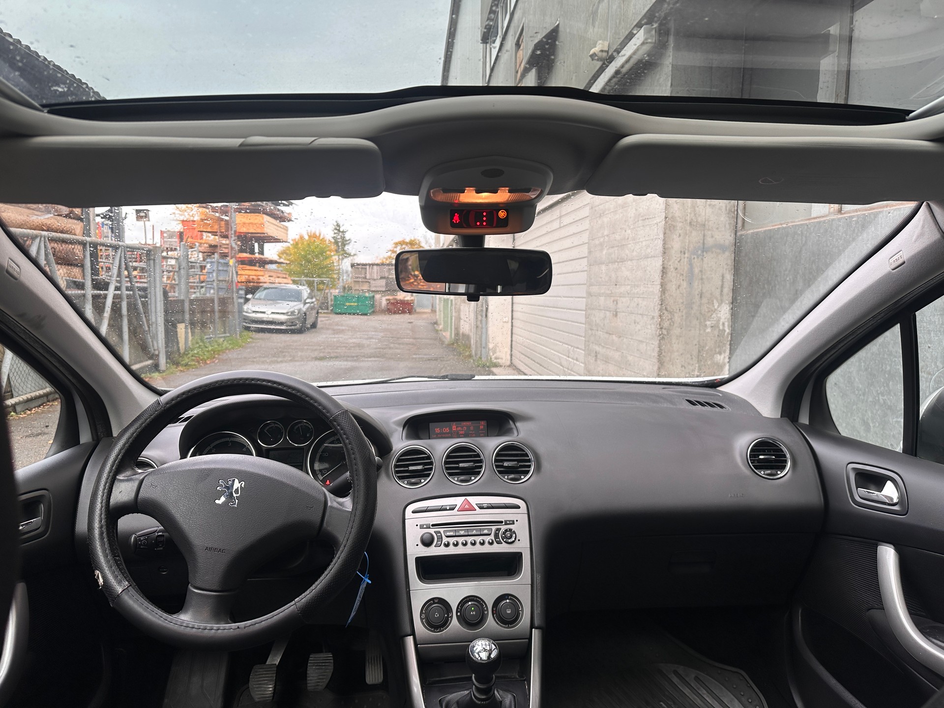 PEUGEOT 308 SW 1.6 HDI Trendy-image-2