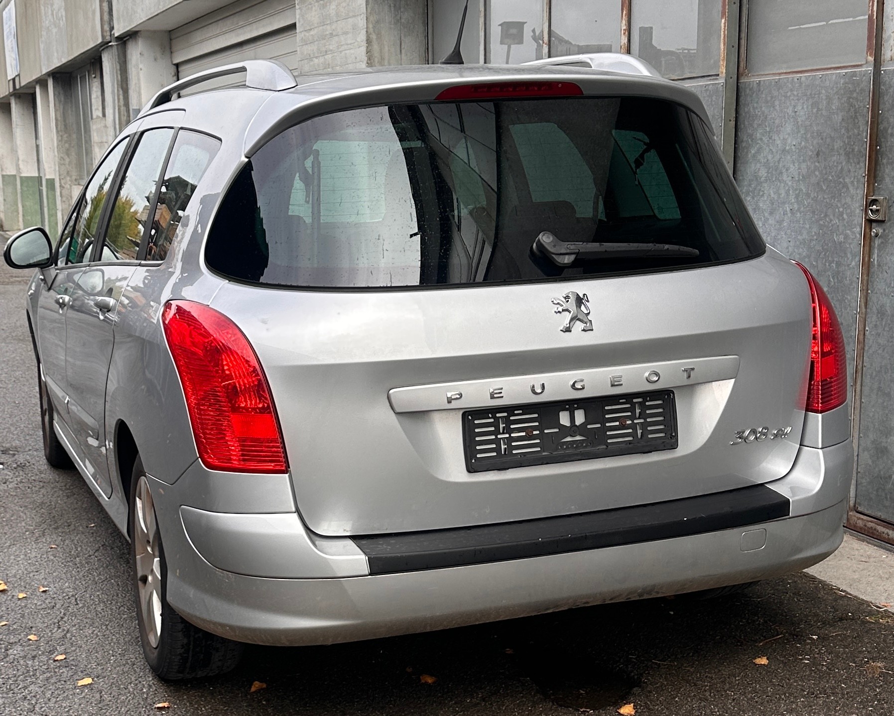 PEUGEOT 308 SW 1.6 HDI Trendy-image-1