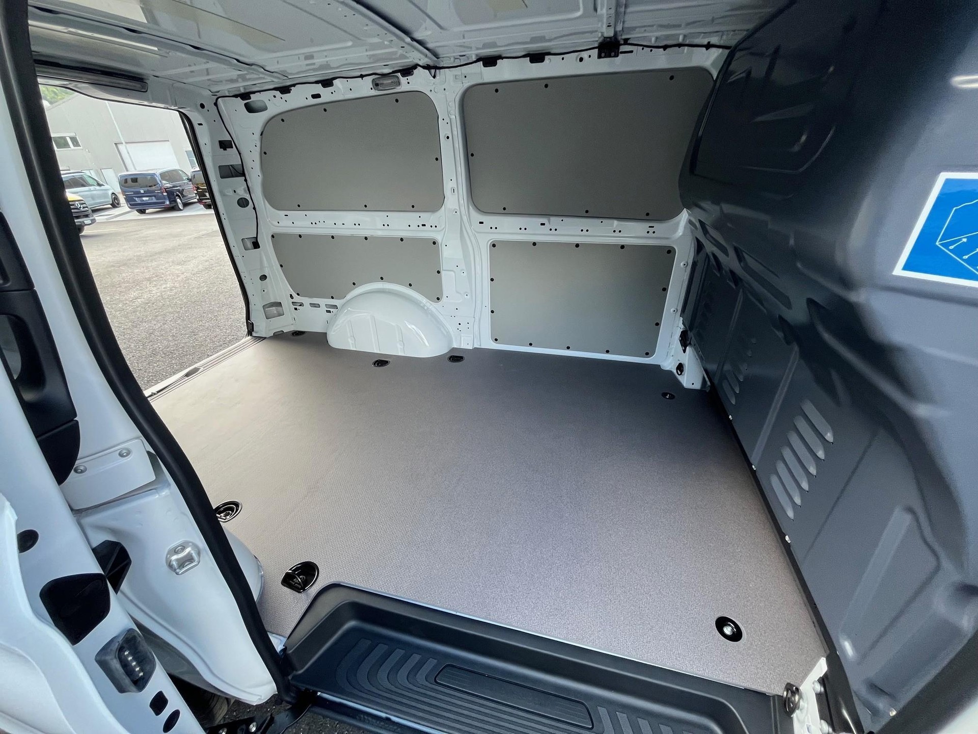 MERCEDES-BENZ Vito 114 Kaw. L 2.0 CDI Pro Worker 4Matic-image-9