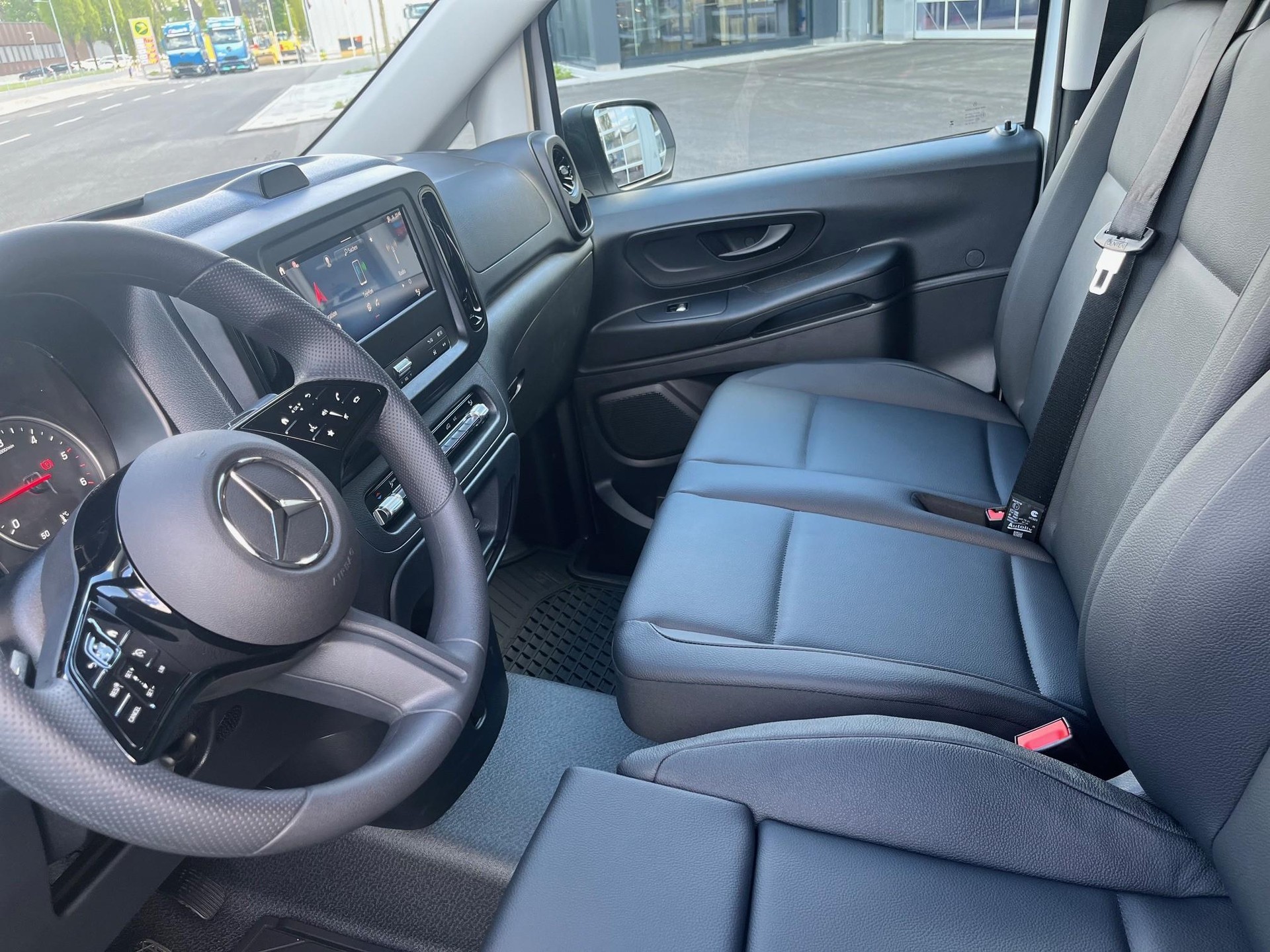 MERCEDES-BENZ Vito 114 Kaw. L 2.0 CDI Pro Worker 4Matic-image-14