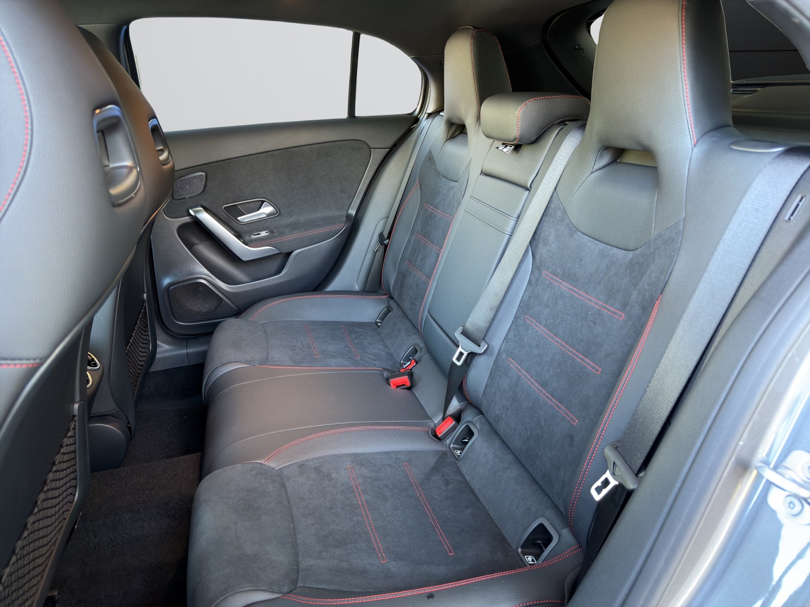 MERCEDES-BENZ A 180 d 8G-DCT-image-15
