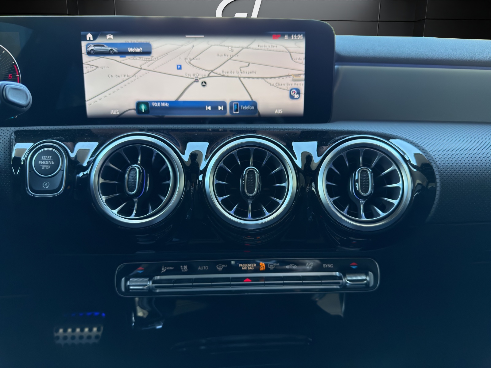 MERCEDES-BENZ A 180 d 8G-DCT-image-12