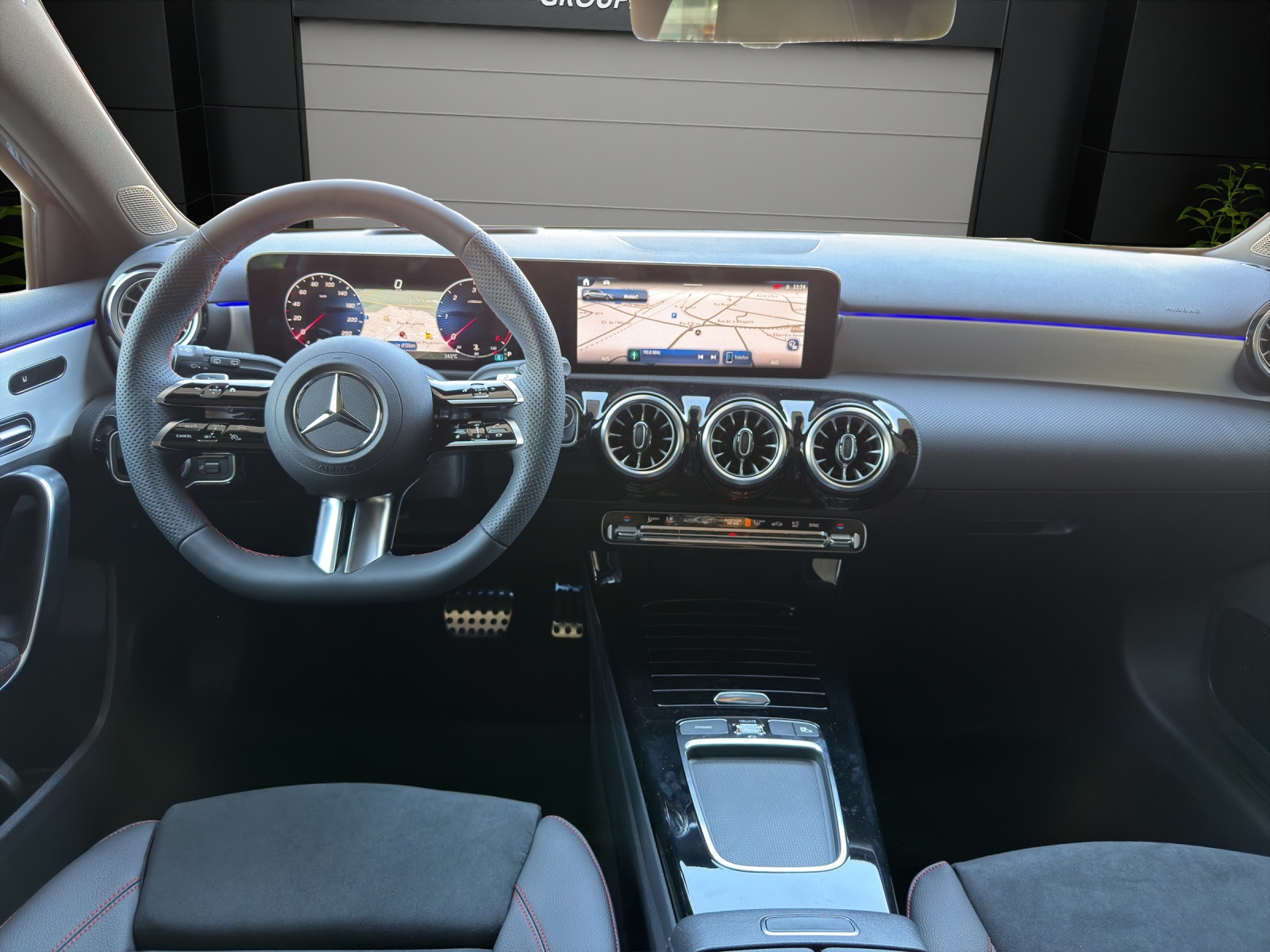 MERCEDES-BENZ A 180 d 8G-DCT-image-8