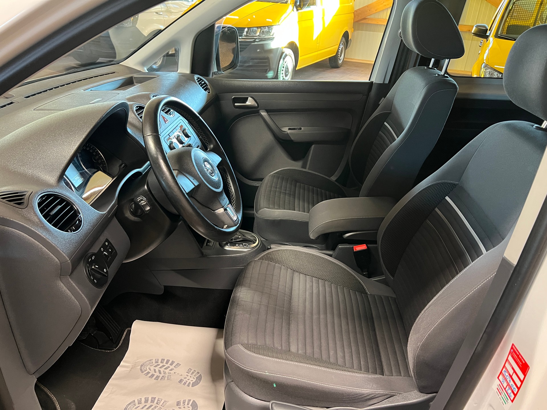 VW Caddy 1.6 TDI Blue Motion Technology Trendline DSG-image-8