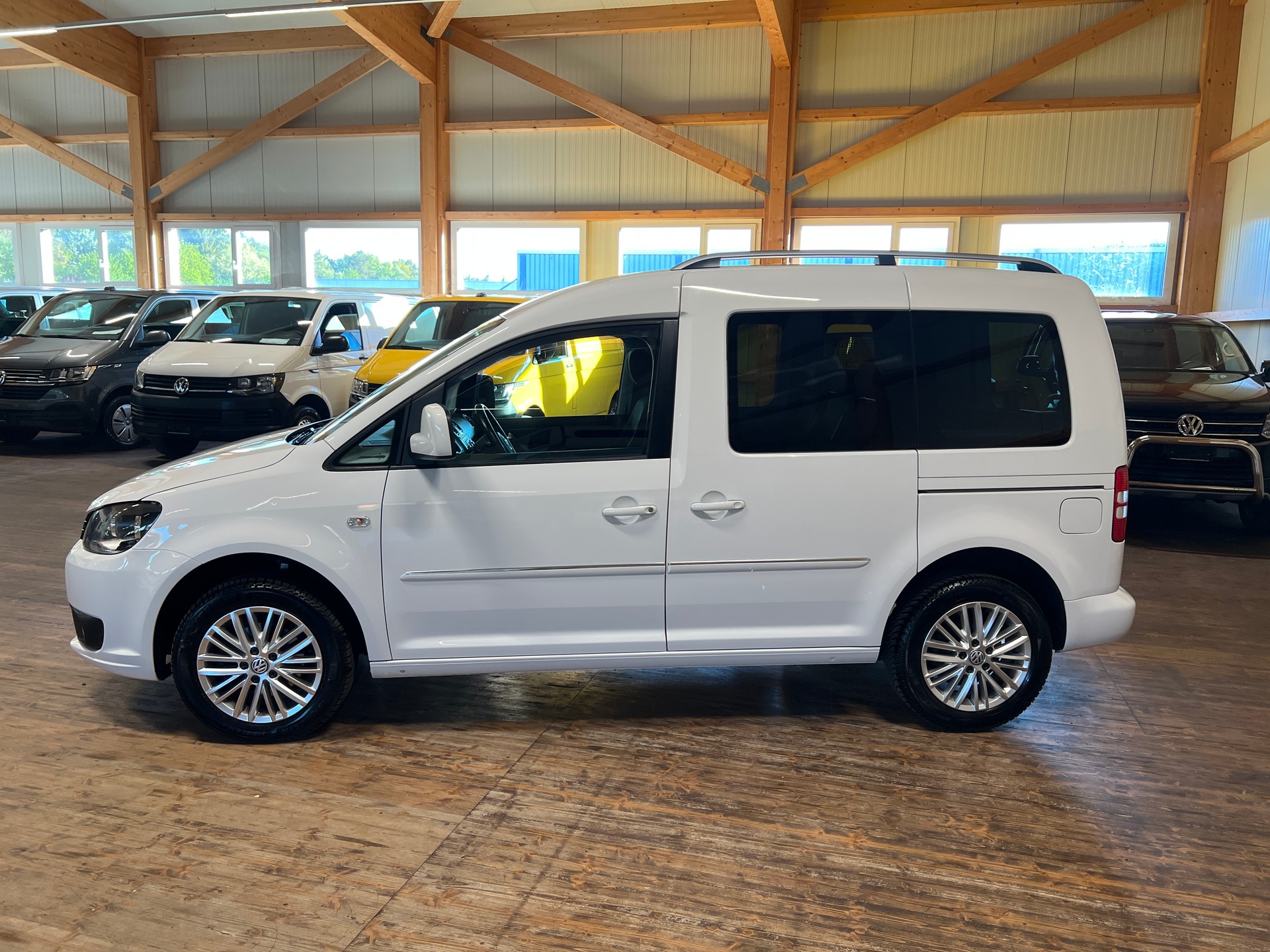 VW Caddy 1.6 TDI Blue Motion Technology Trendline DSG-image-7