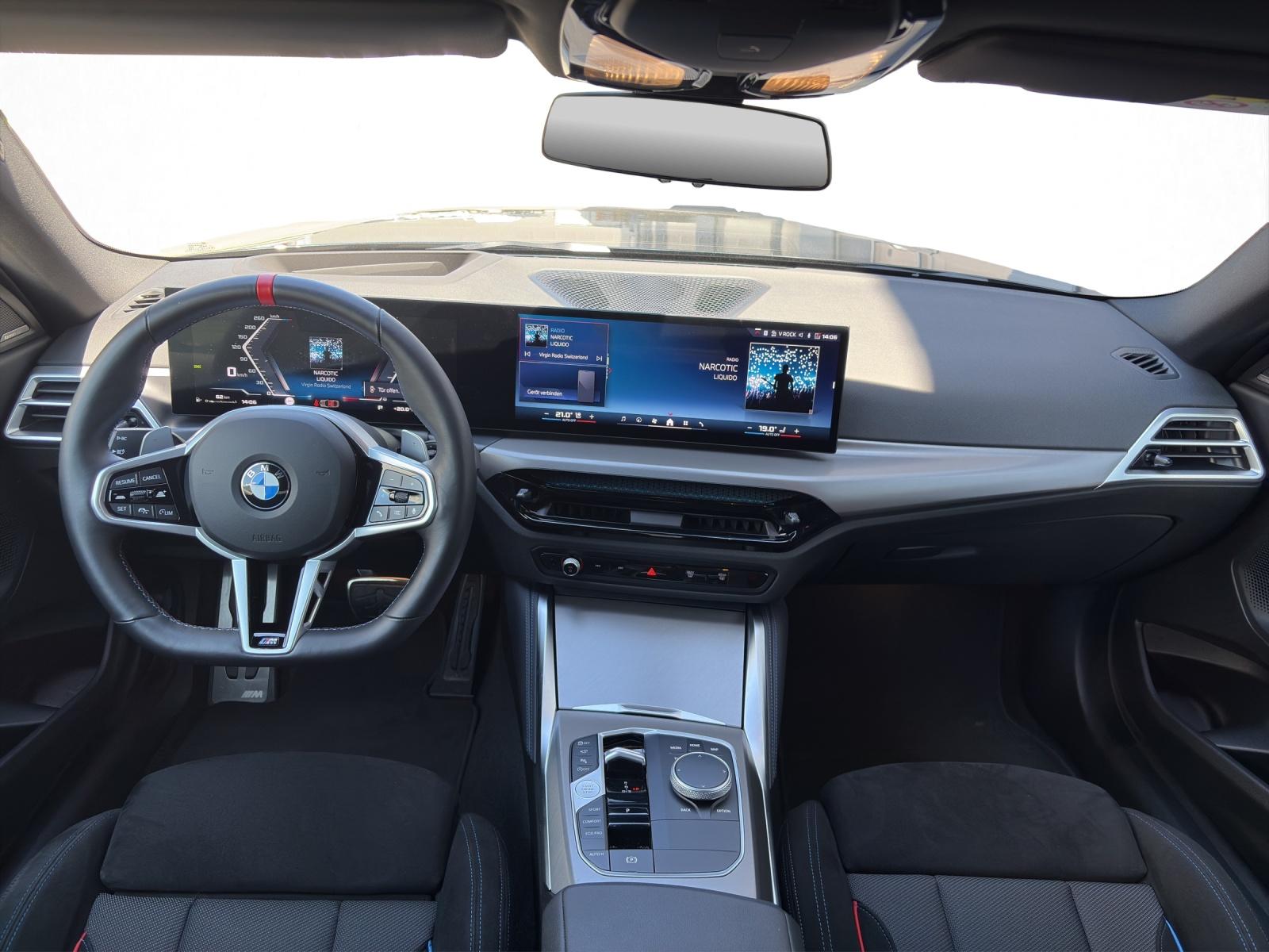 BMW M240i xDrive Coupé-image-13