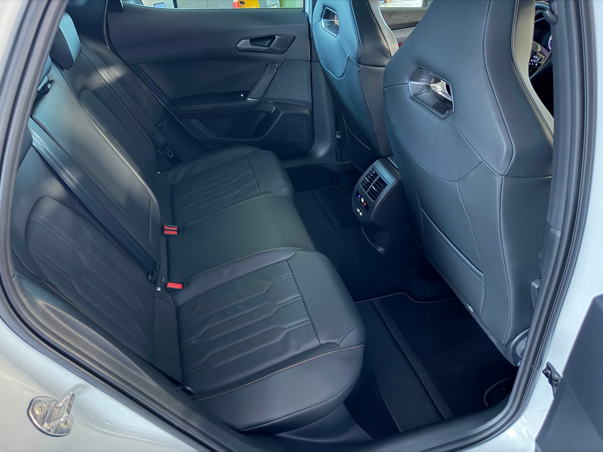 CUPRA Formentor 1.4 e-HYBRID pHEV VZ DSG-image-27