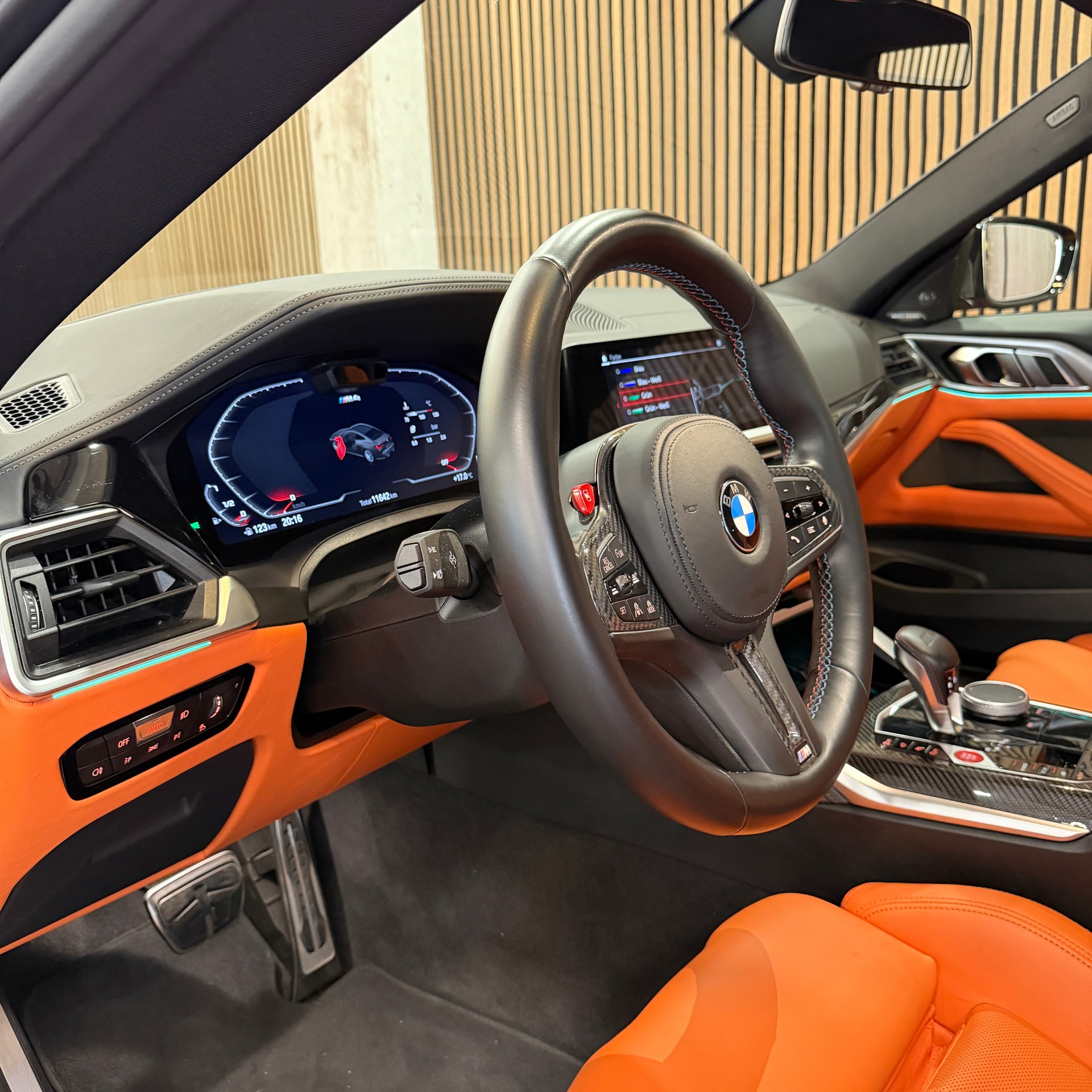BMW M4 Coupé Competition M xDrive-image-9