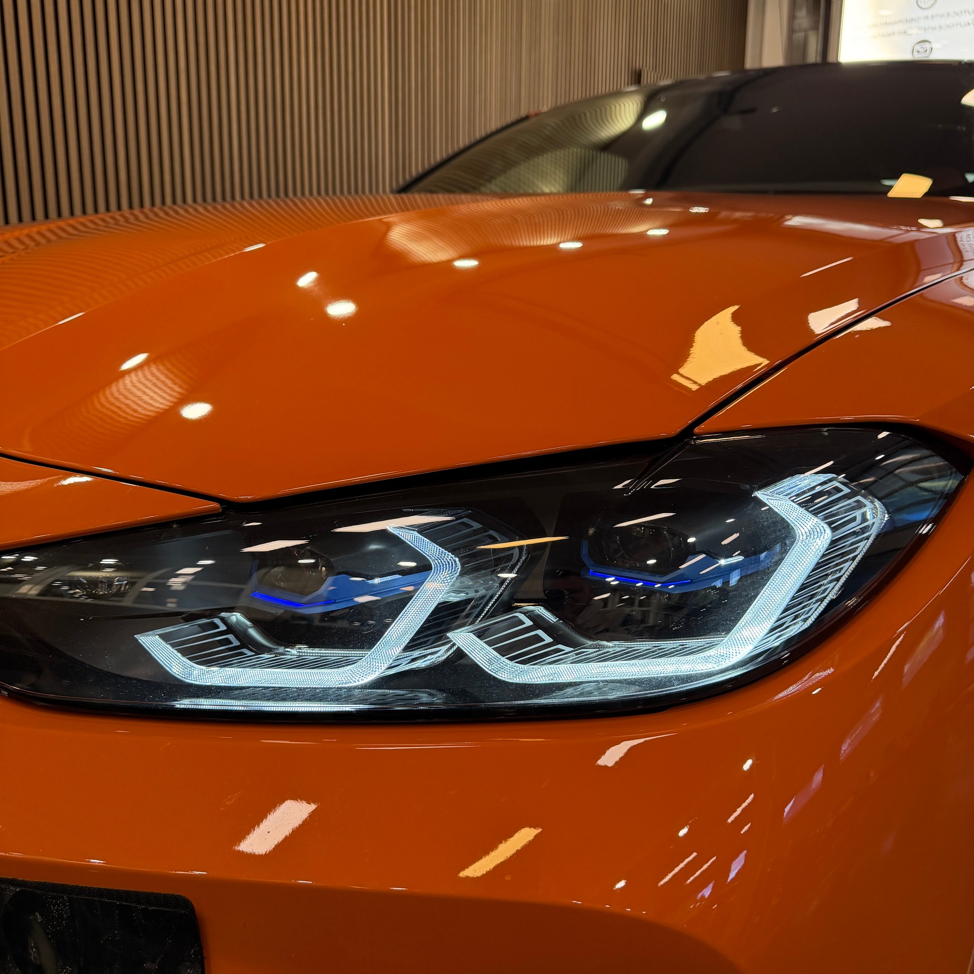 BMW M4 Coupé Competition M xDrive-showroom-element-2