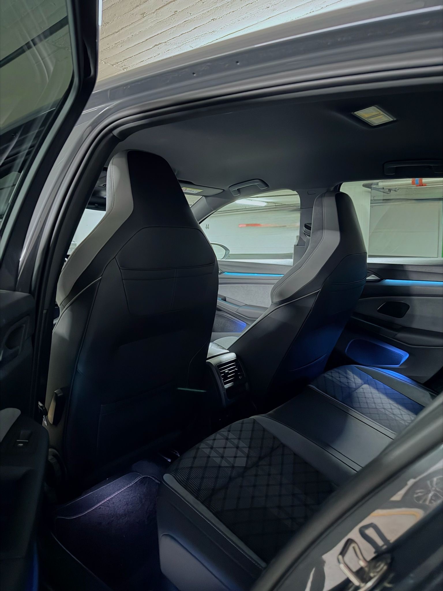 VW Golf 8 eTSI R-Line DSG-image-10