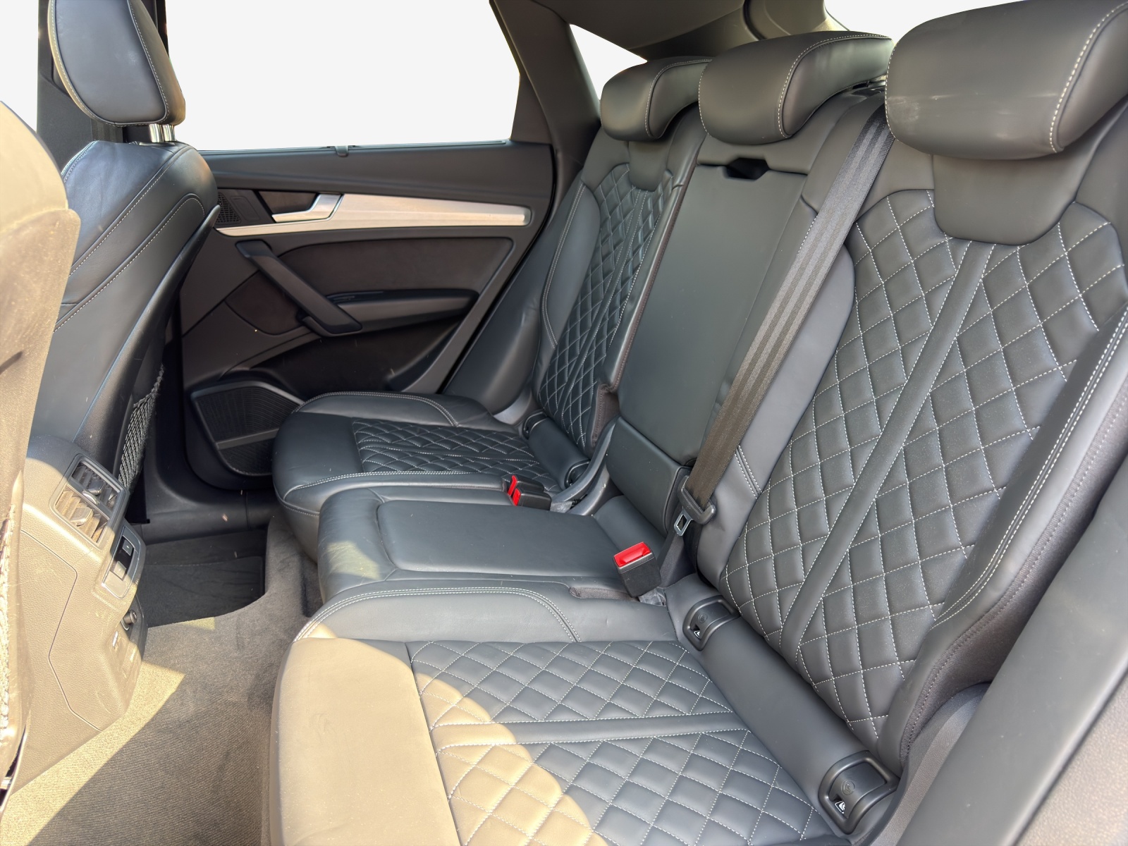 AUDI Q5 Sportback 40 TDI Blackedition quattro S-tronic-image-11