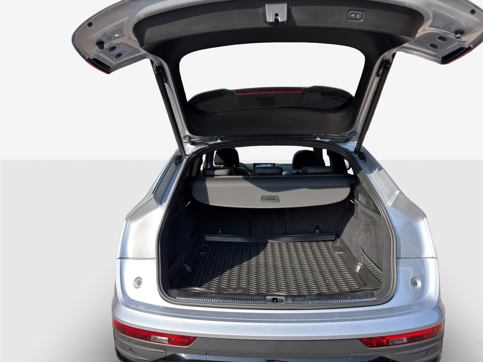 AUDI Q5 Sportback 40 TDI Blackedition quattro S-tronic-image-12