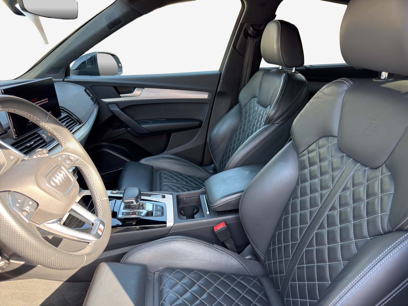 AUDI Q5 Sportback 40 TDI Blackedition quattro S-tronic-image-7