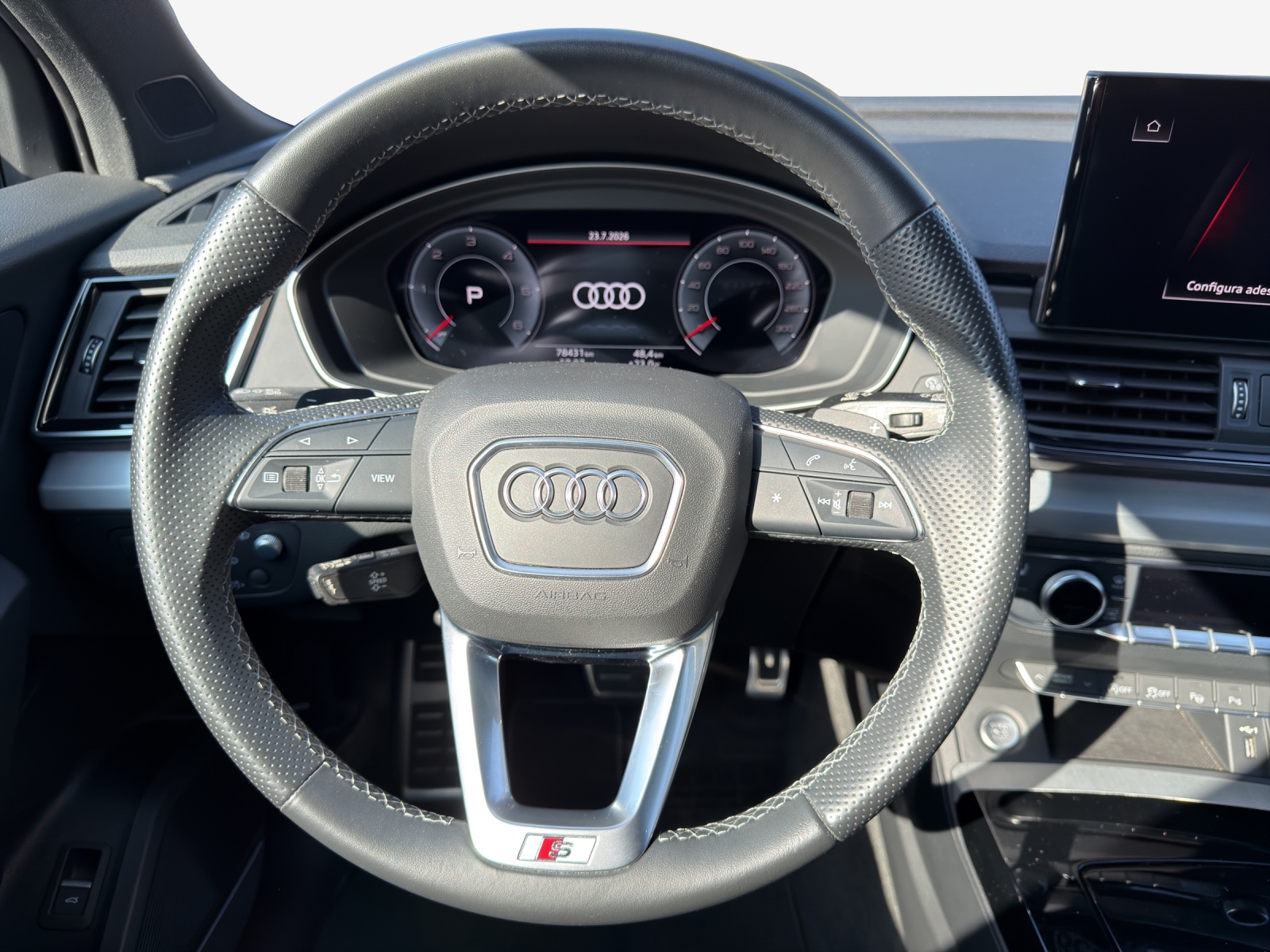 AUDI Q5 Sportback 40 TDI Blackedition quattro S-tronic-image-9