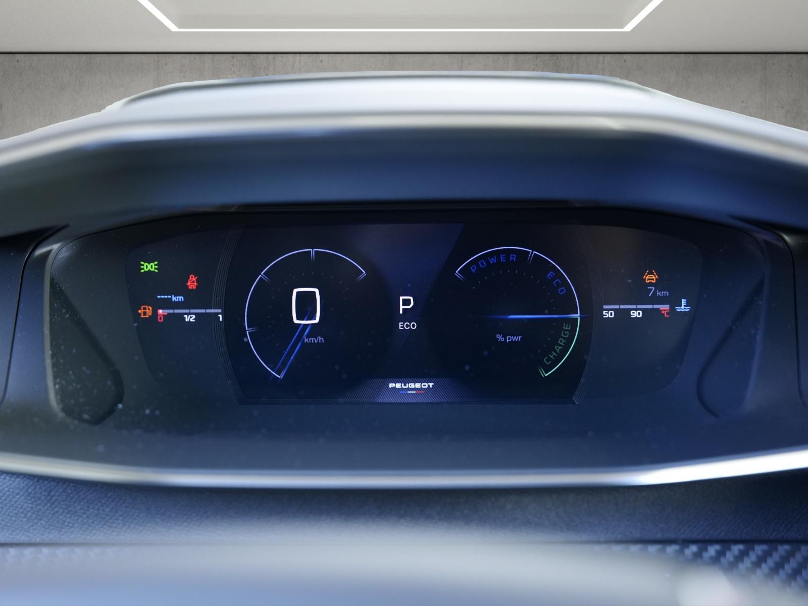PEUGEOT 2008 1.2 Hybrid 145 GT-image-12