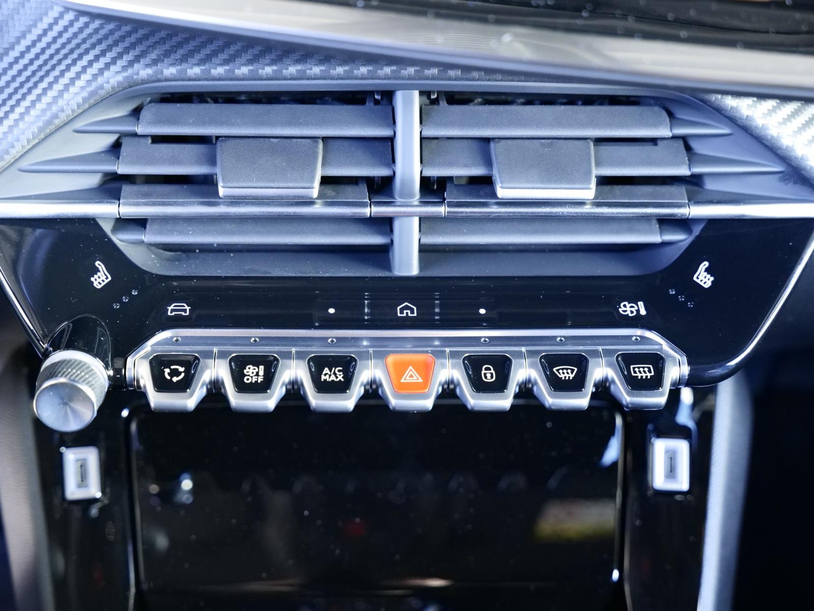 PEUGEOT 2008 1.2 Hybrid 145 GT-image-21